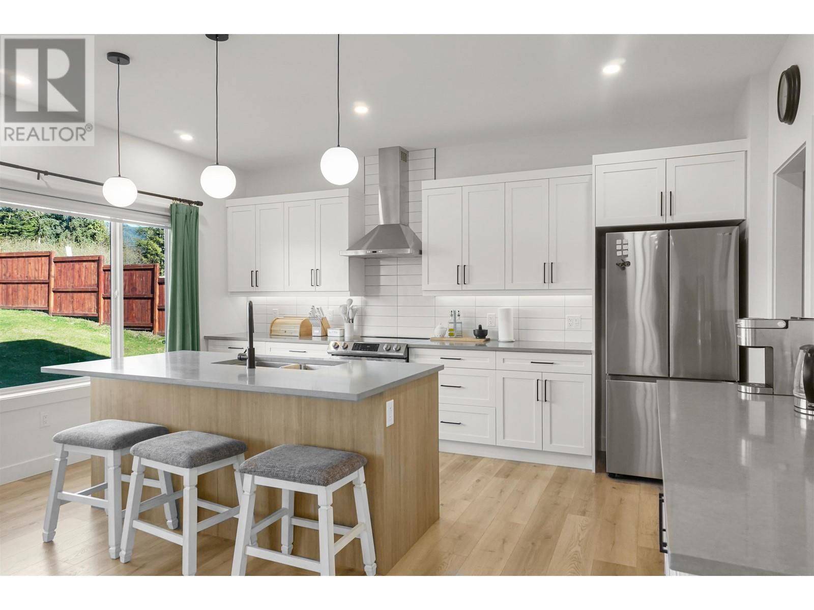 16 ROBINSON STREET Image 6