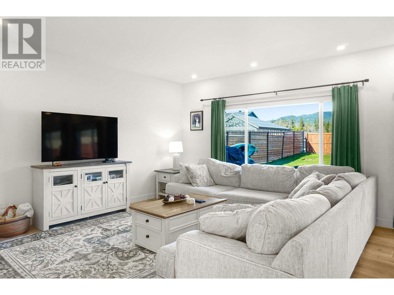 16 ROBINSON STREET Image 9