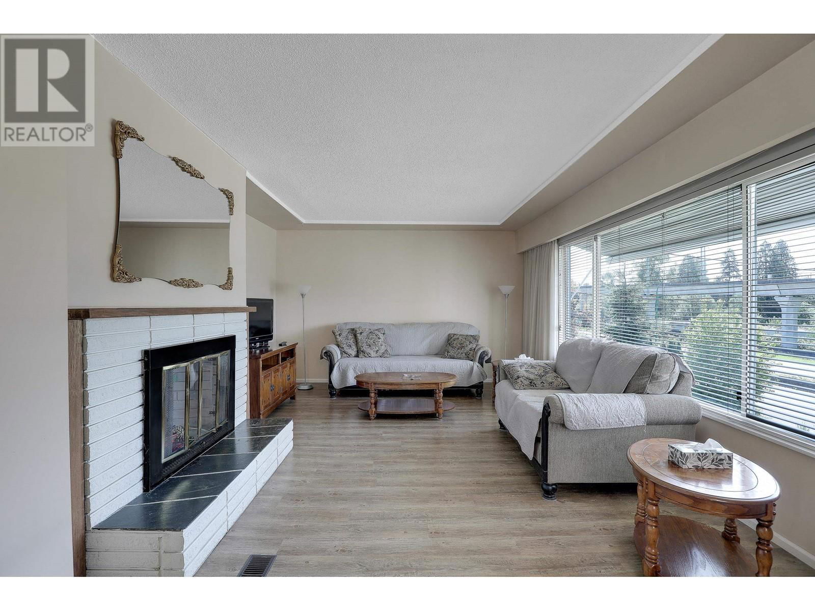 6407 LOUGHEED HIGHWAY Image 10