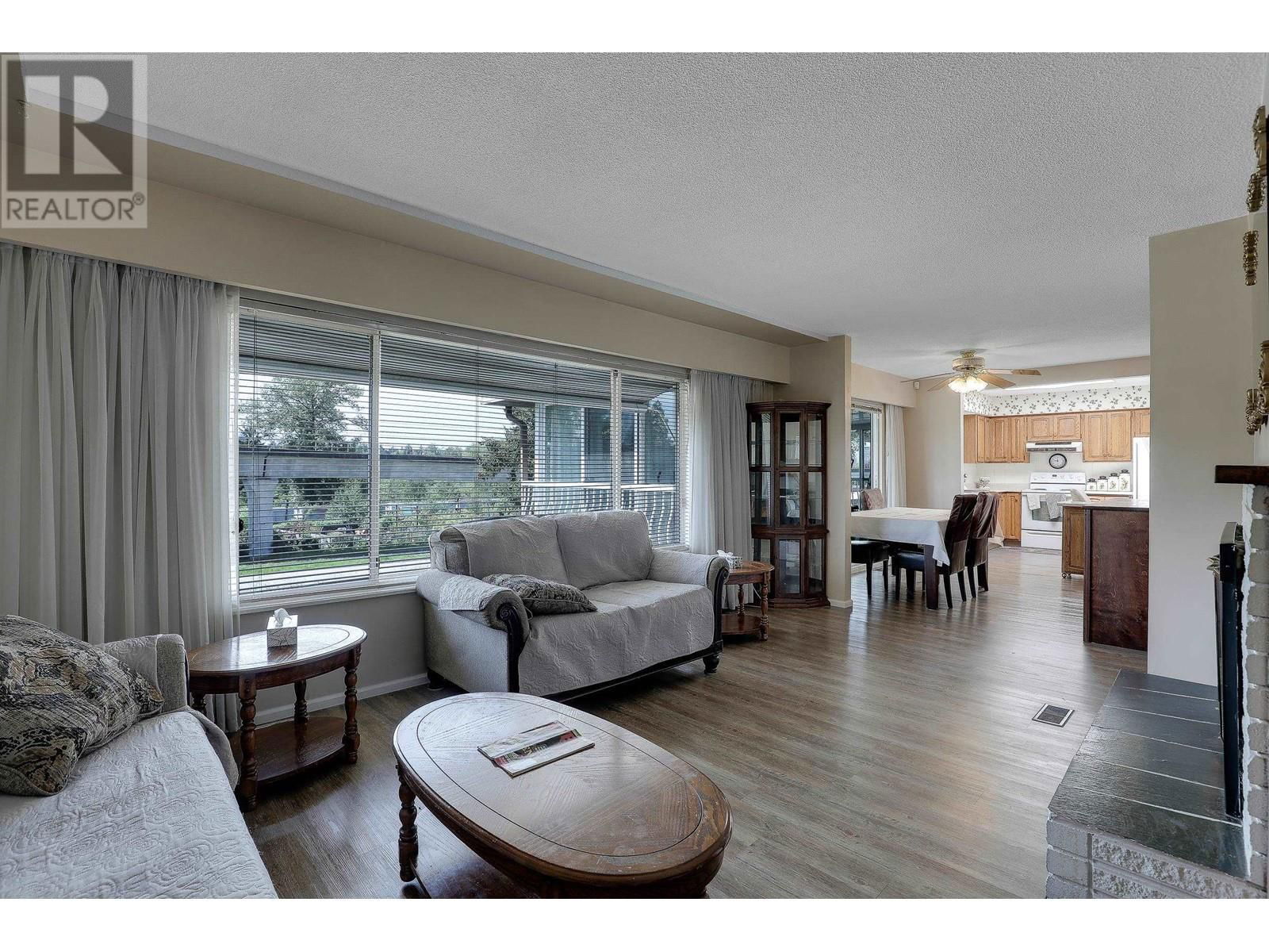 6407 LOUGHEED HIGHWAY Image 12