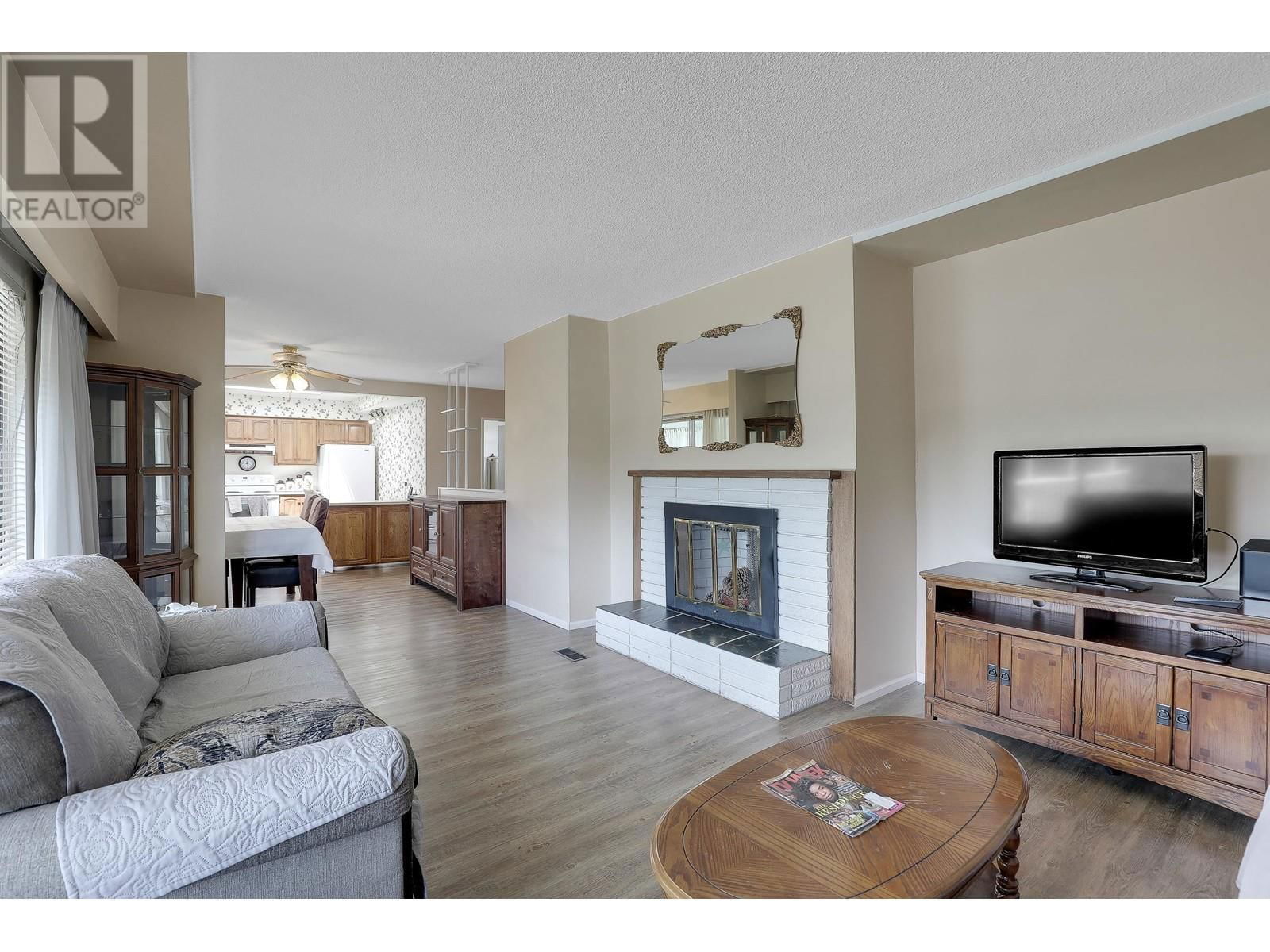 6407 LOUGHEED HIGHWAY Image 13