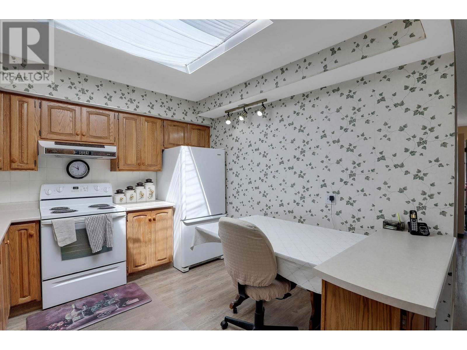 6407 LOUGHEED HIGHWAY Image 18