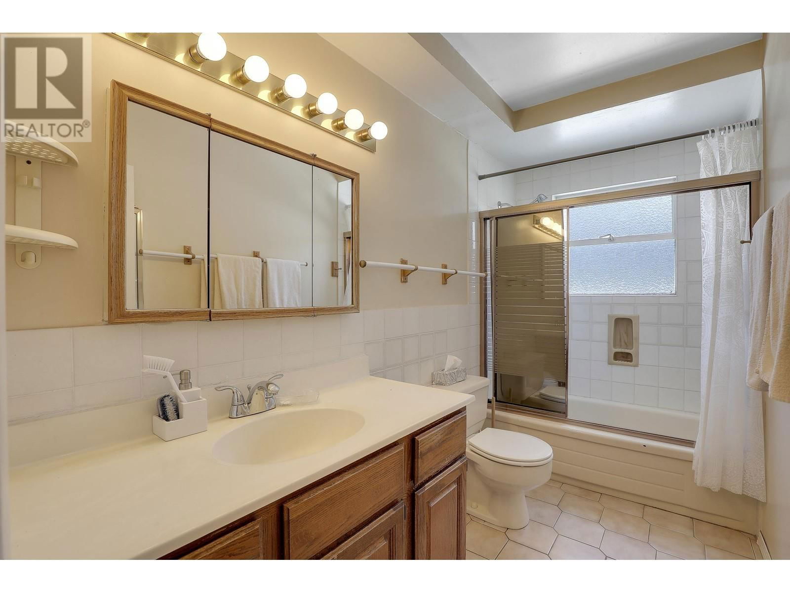 6407 LOUGHEED HIGHWAY Image 20