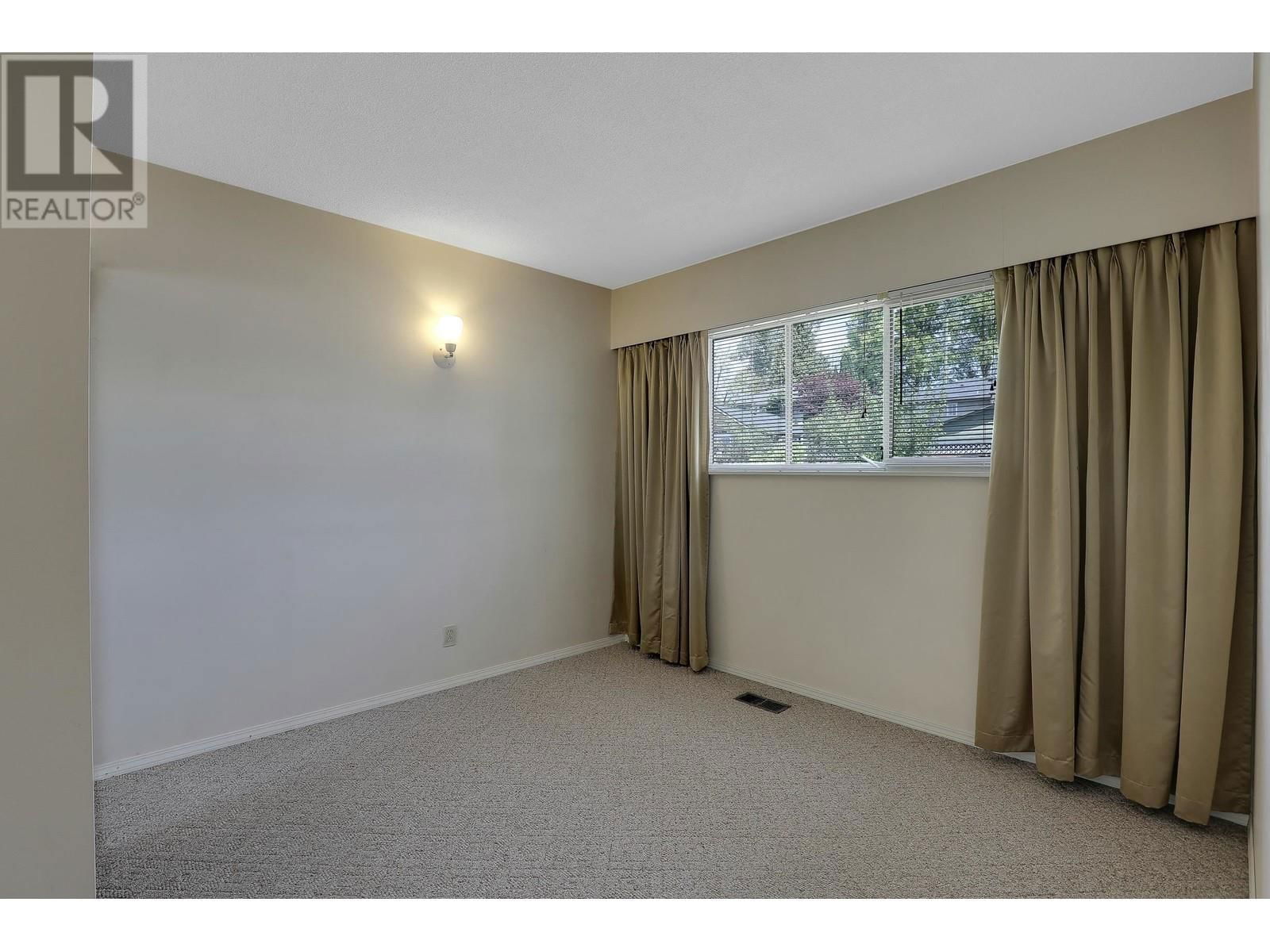 6407 LOUGHEED HIGHWAY Image 21