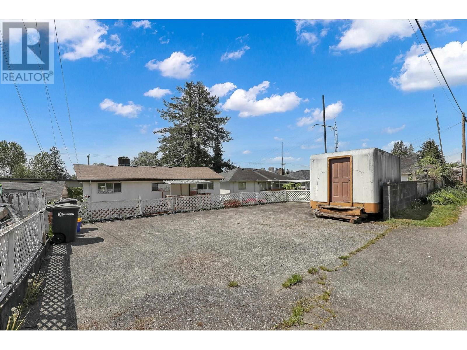 6407 LOUGHEED HIGHWAY Image 34