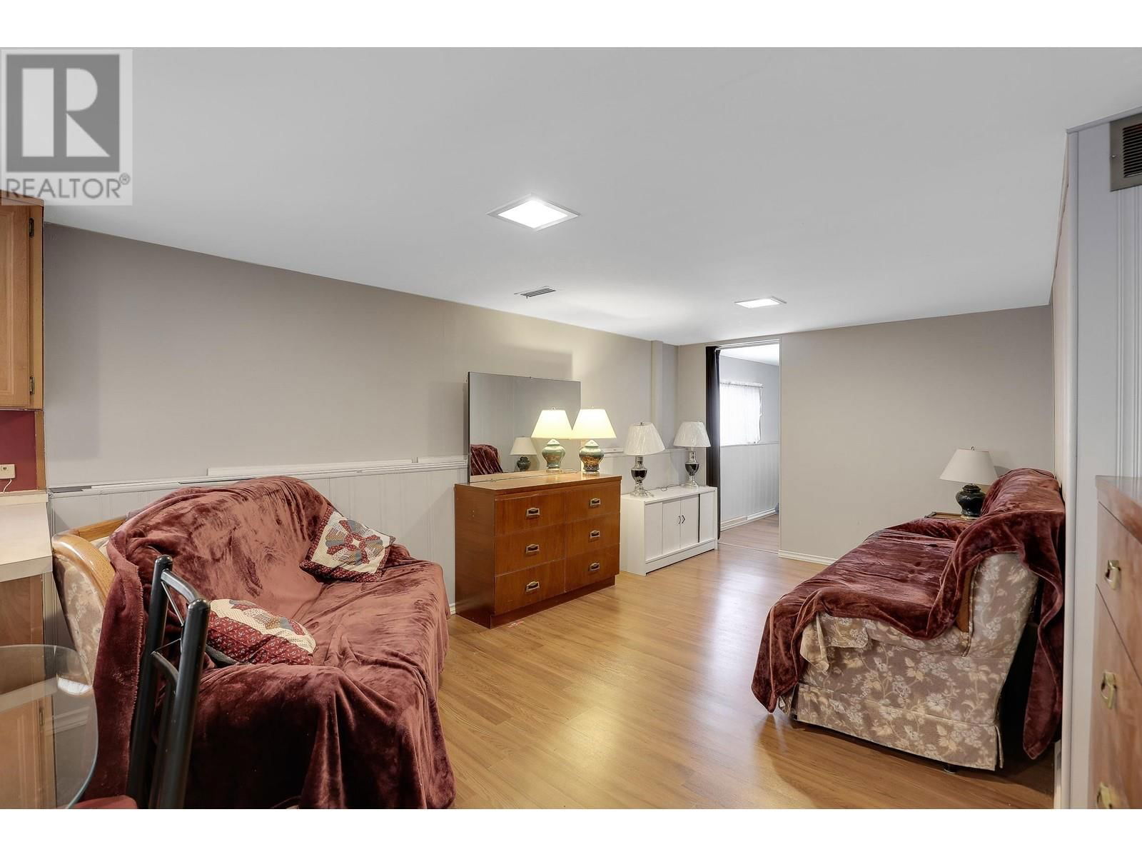 6407 LOUGHEED HIGHWAY Image 7