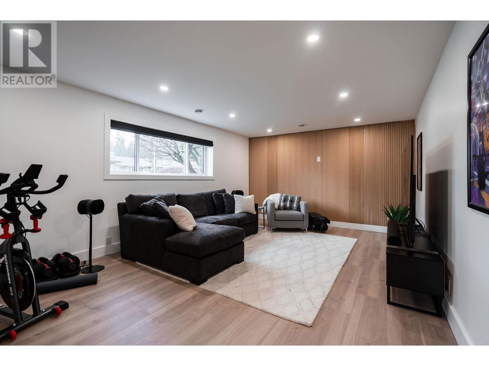 640 FORESS DRIVE Image 31