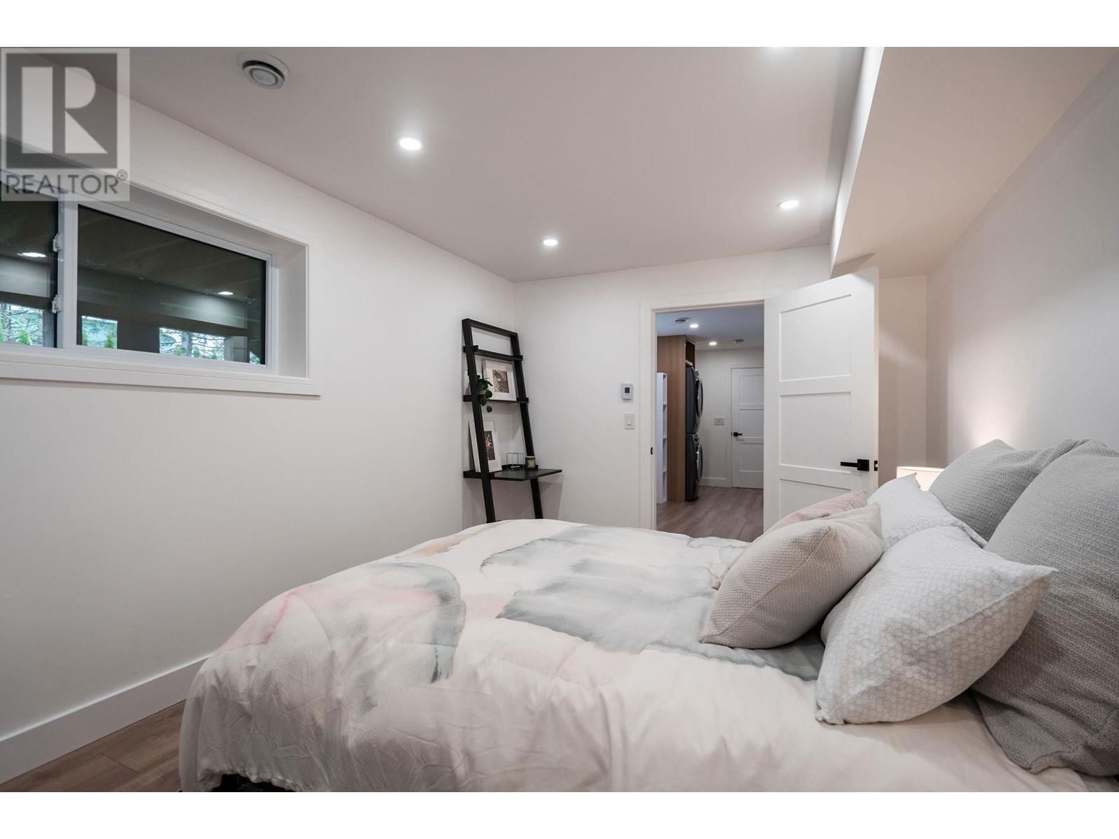 640 FORESS DRIVE Image 33