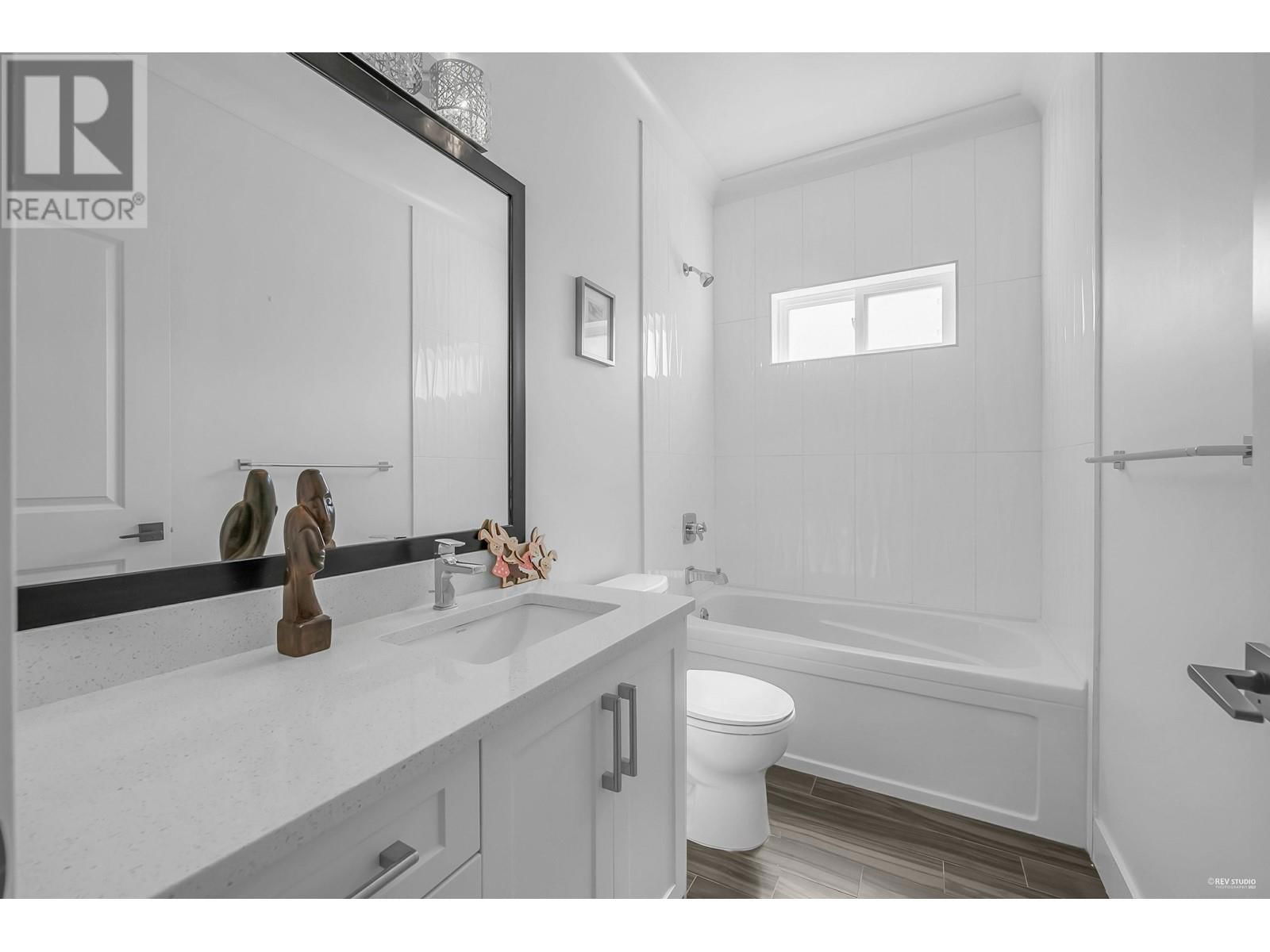 3523 PRINCETON AVENUE Image 26