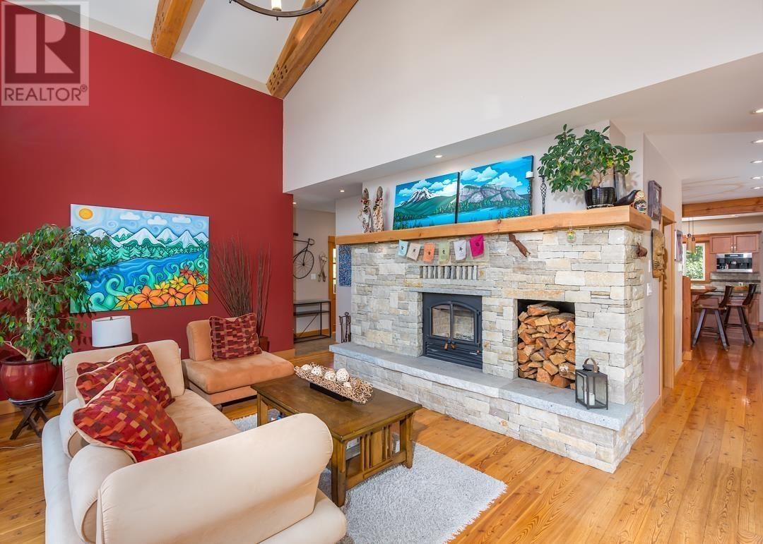 1002 BALSAM PLACE Image 12