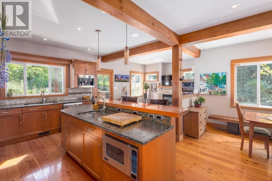 1002 BALSAM PLACE Image 14