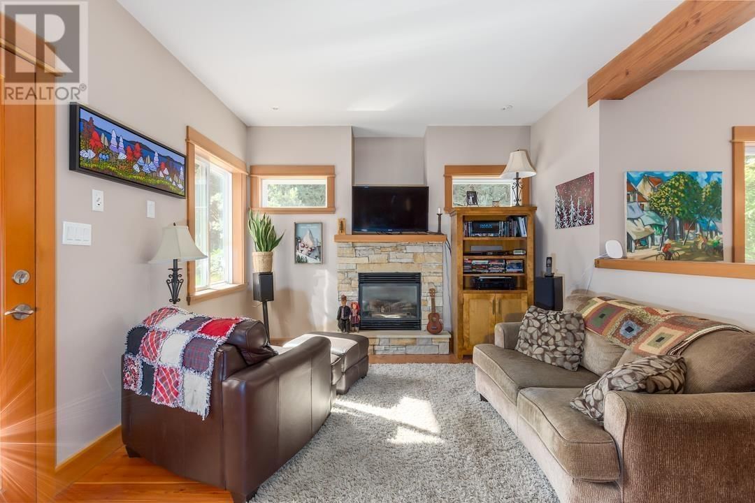 1002 BALSAM PLACE Image 17