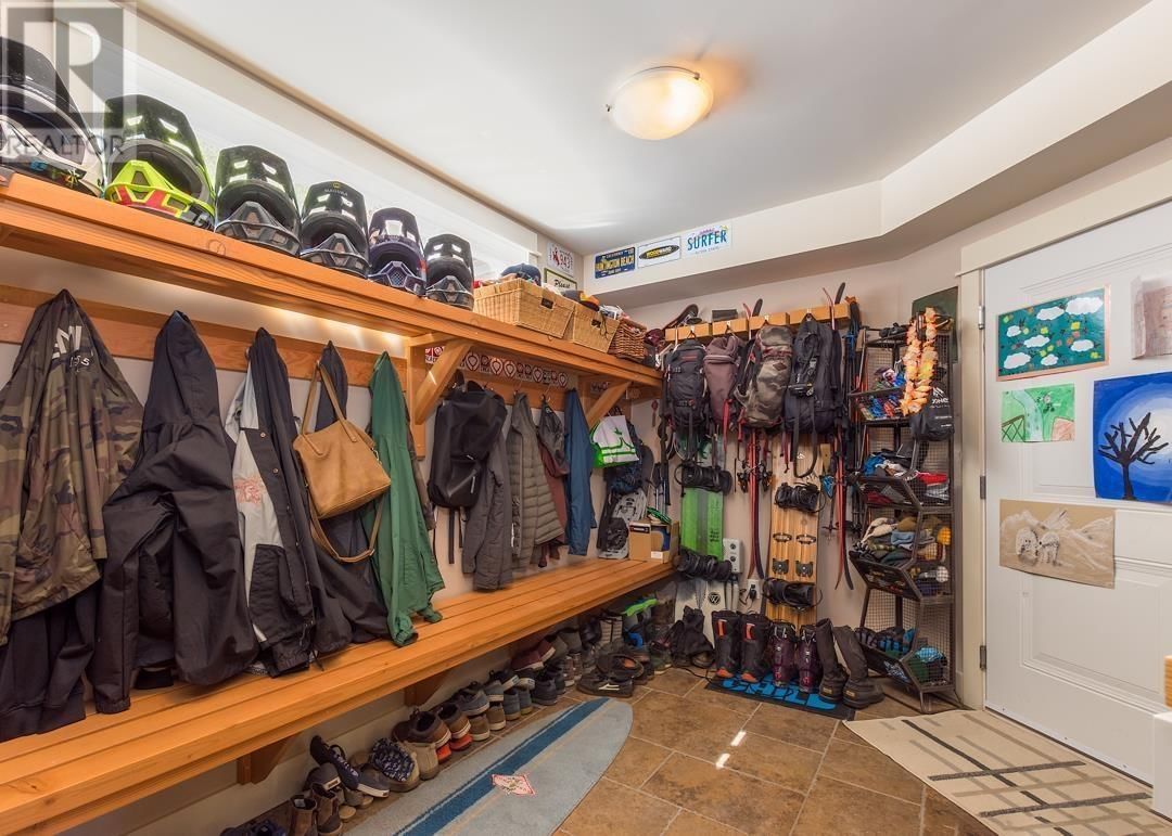 1002 BALSAM PLACE Image 21
