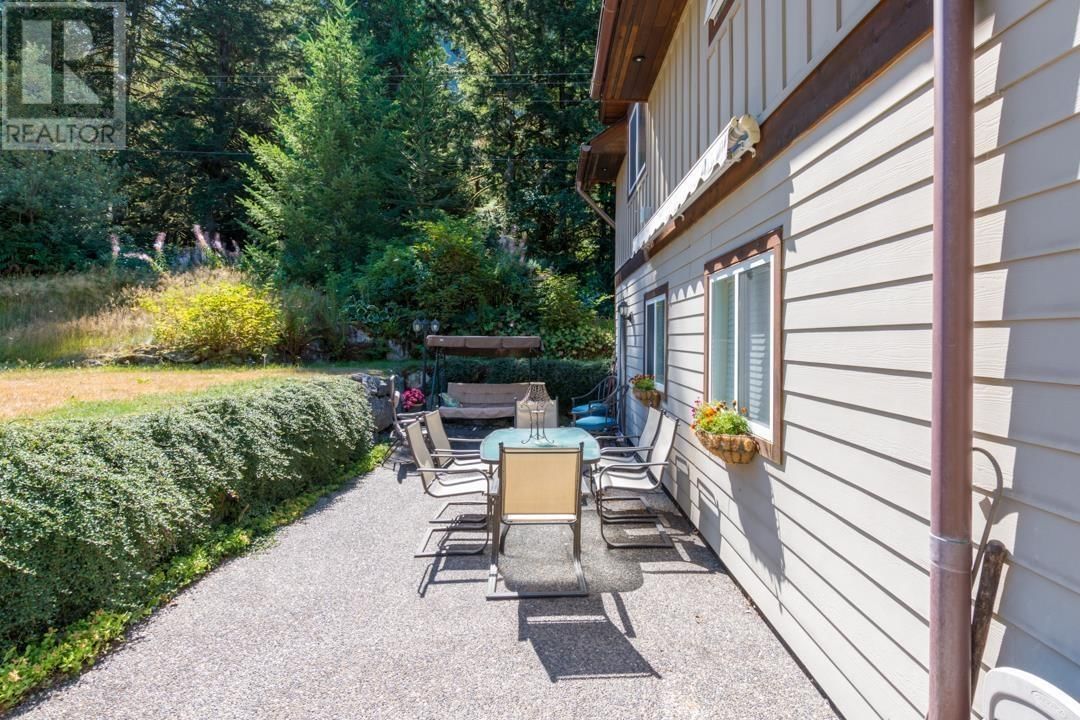 1002 BALSAM PLACE Image 28