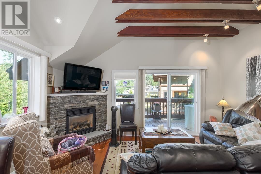 1002 BALSAM PLACE Image 30