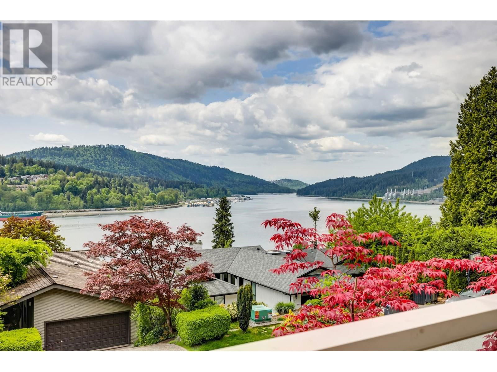 31 AXFORD BAY Image 1