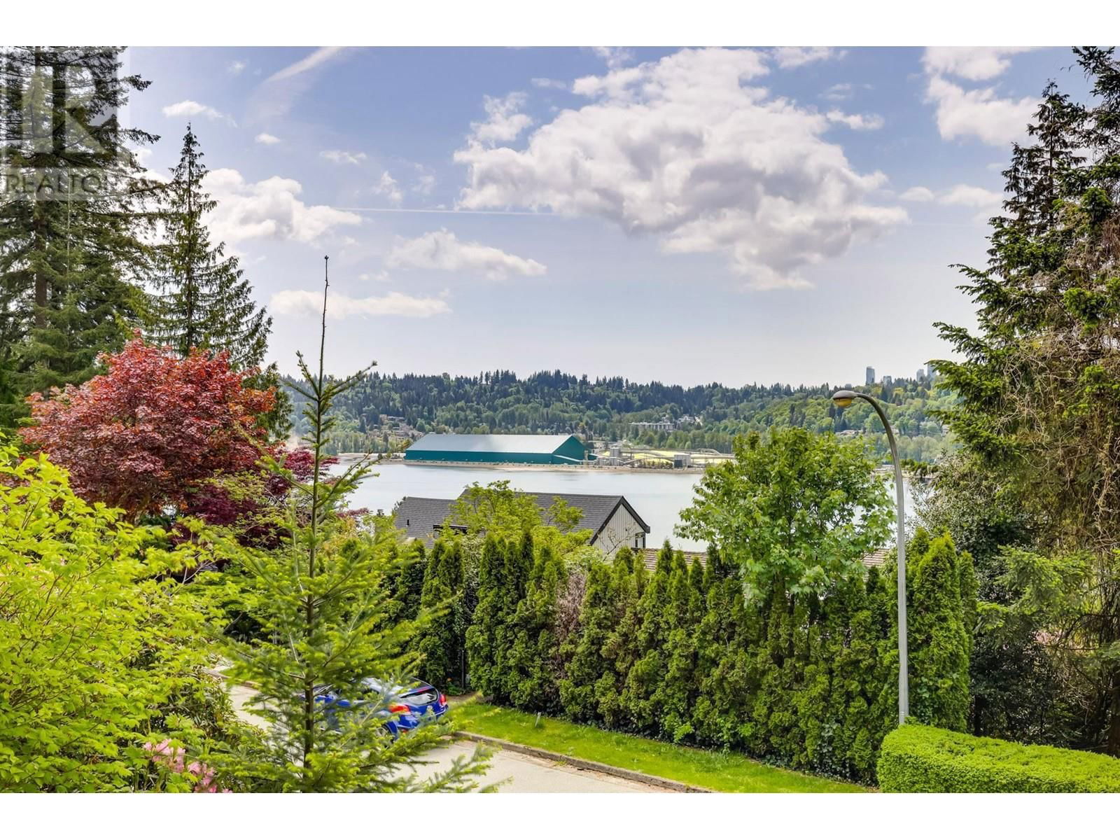 31 AXFORD BAY Image 32