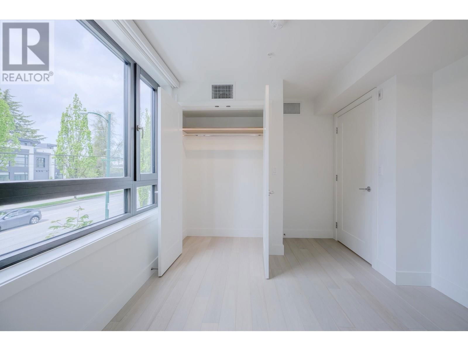6322 OAK STREET Image 12