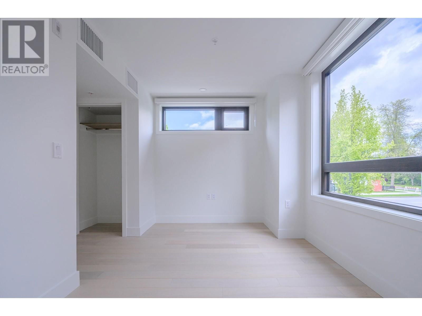 6322 OAK STREET Image 15