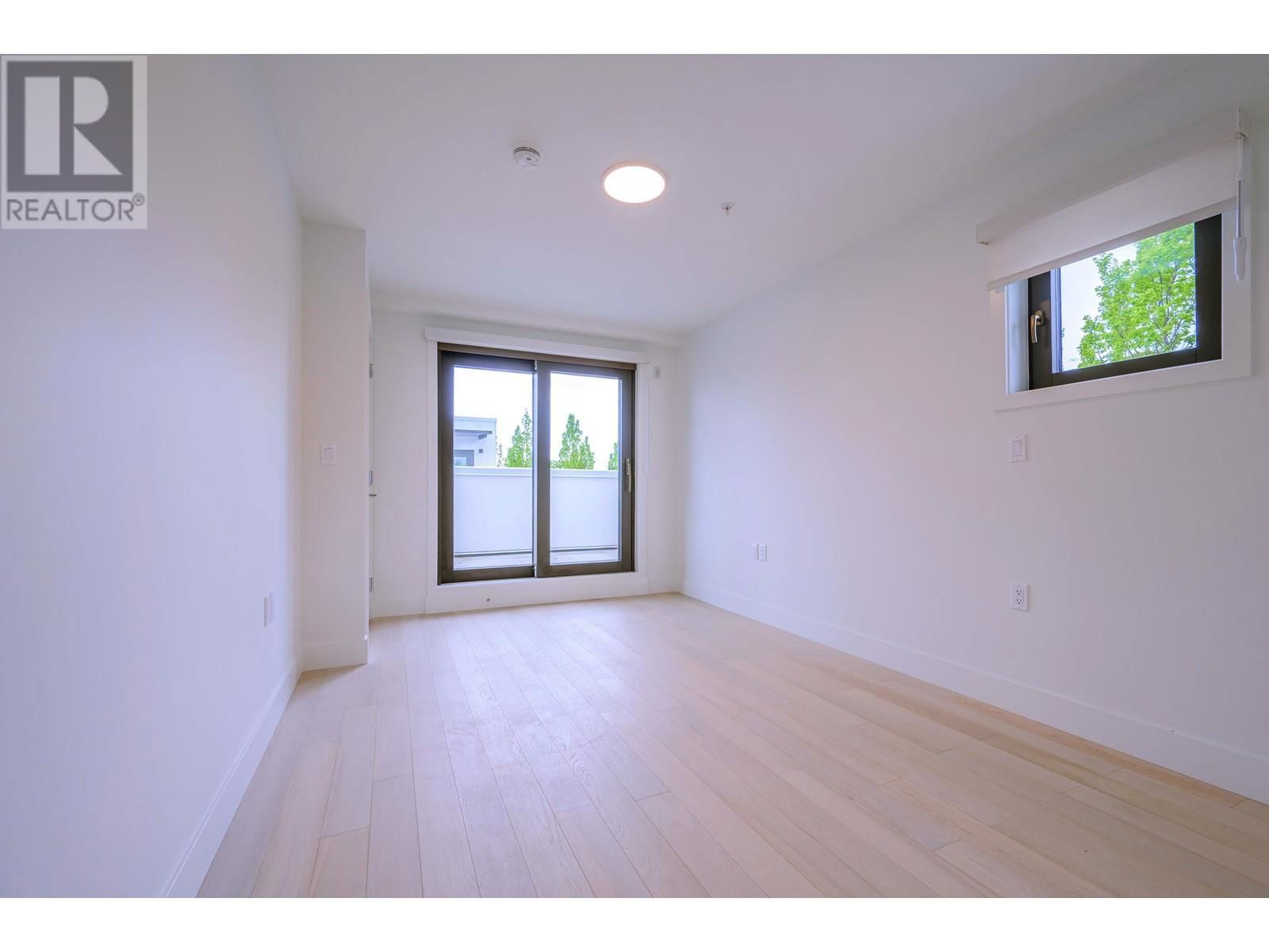 6322 OAK STREET Image 19