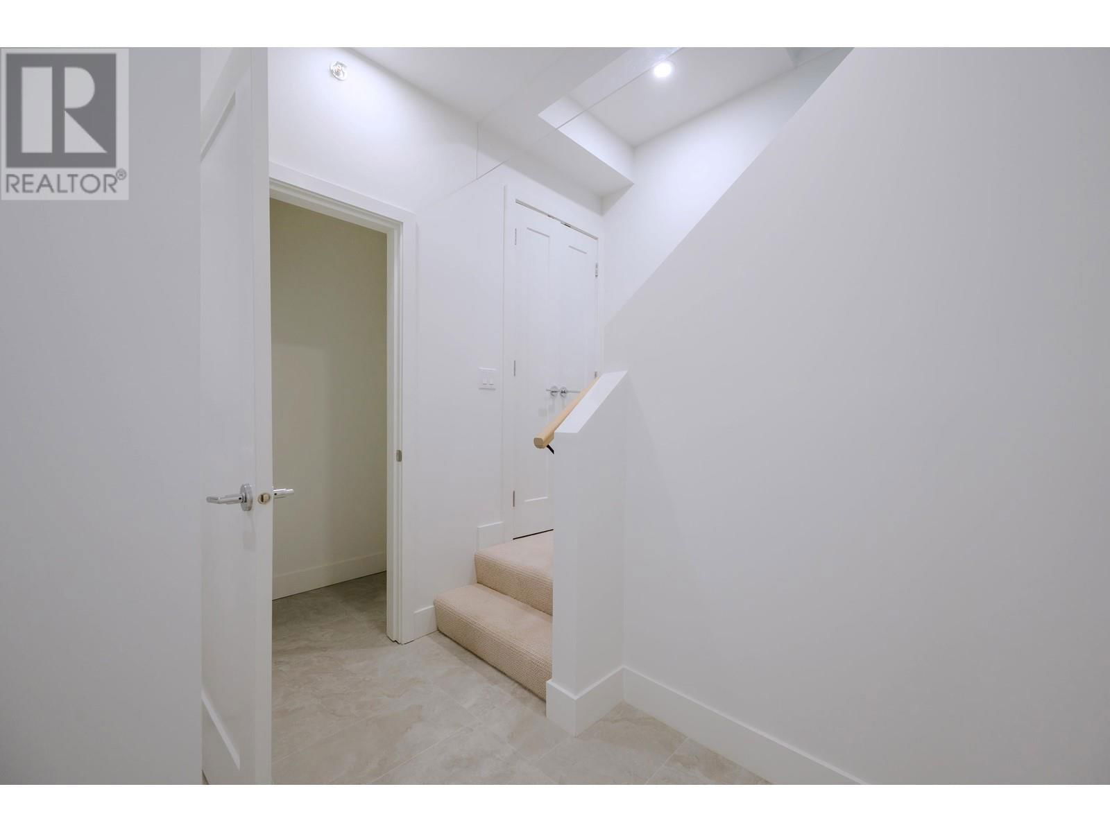 6322 OAK STREET Image 26