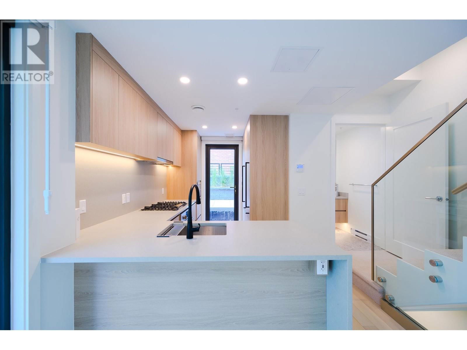 6322 OAK STREET Image 7