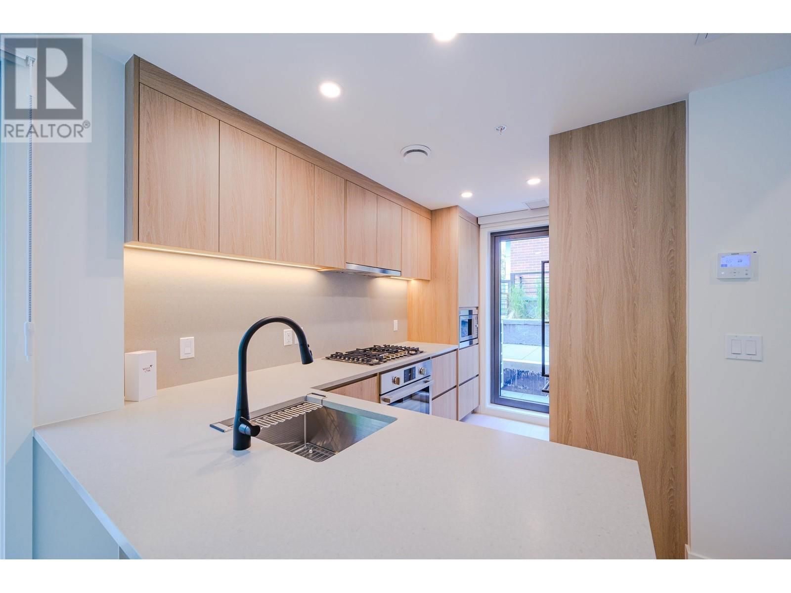 6322 OAK STREET Image 8