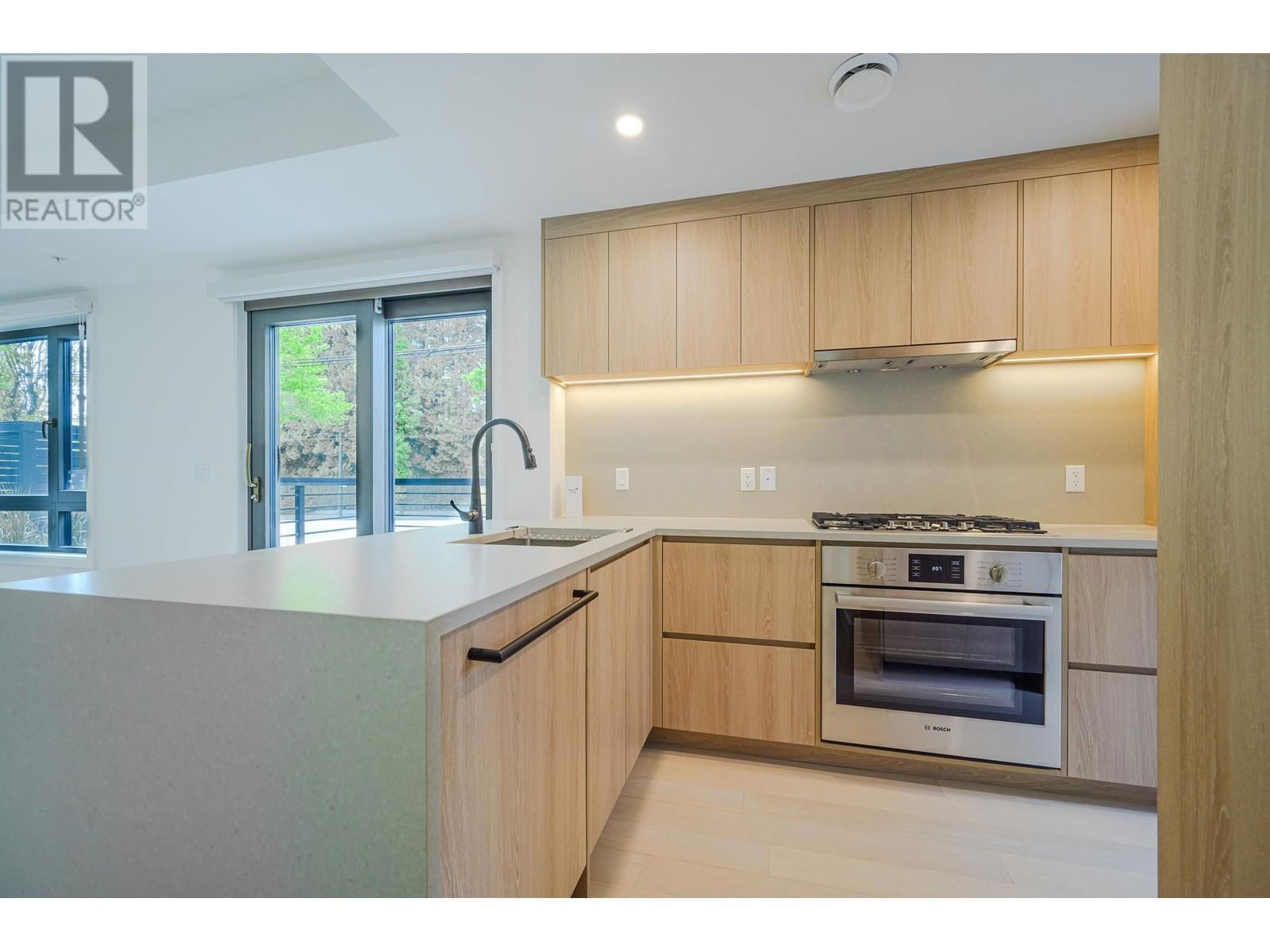 6322 OAK STREET Image 9