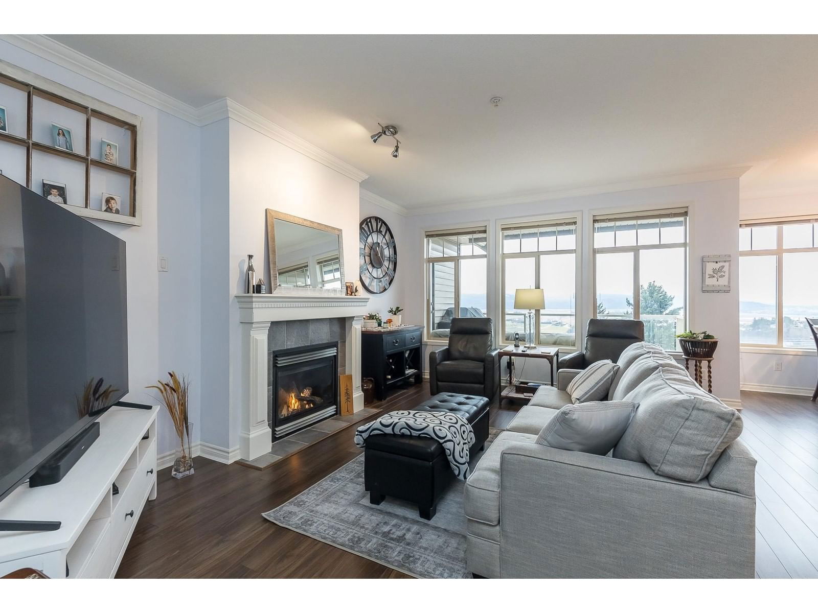 33 - 2842 WHATCOM Image 10
