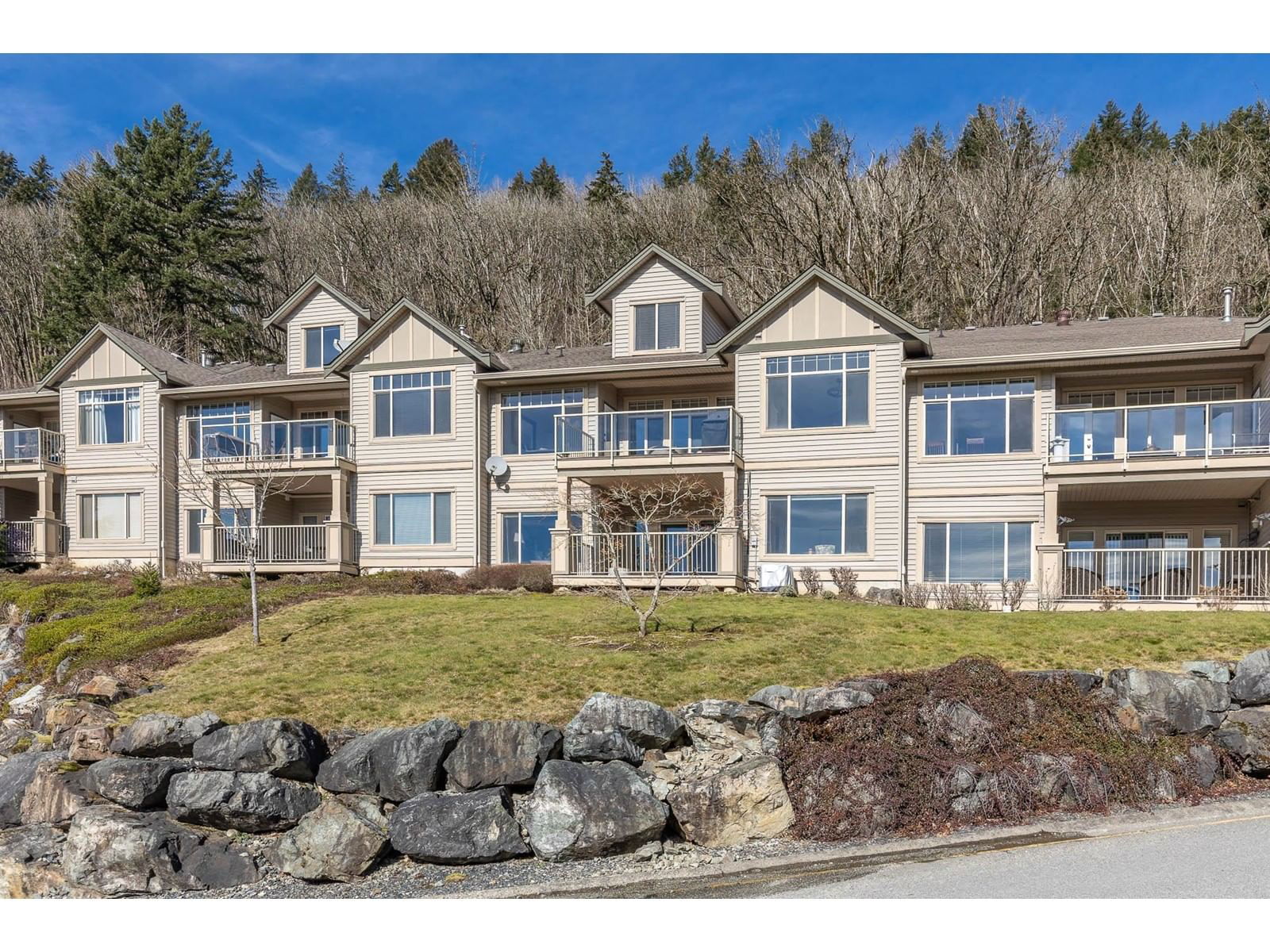 33 - 2842 WHATCOM Image 39