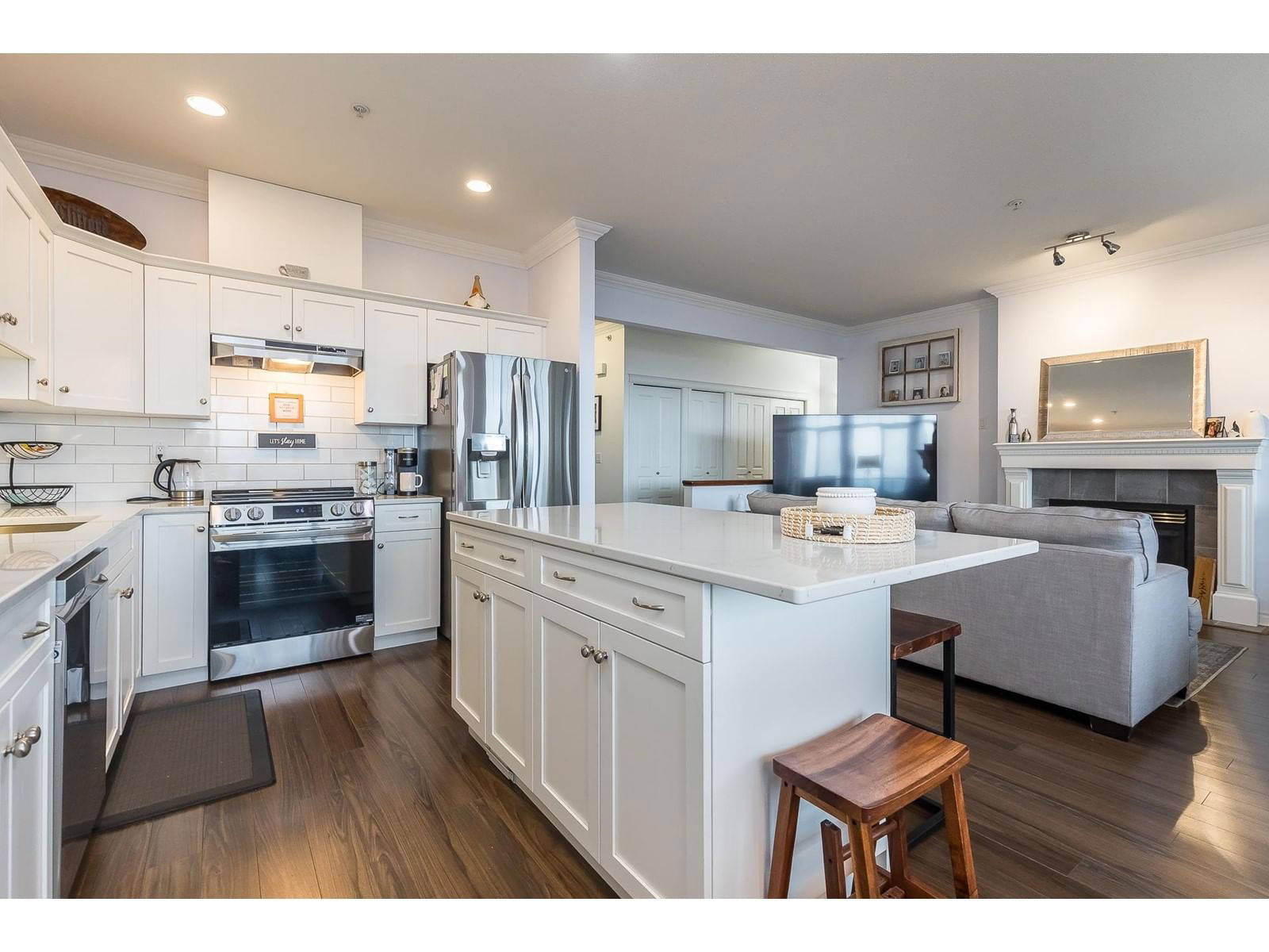 33 - 2842 WHATCOM Image 9
