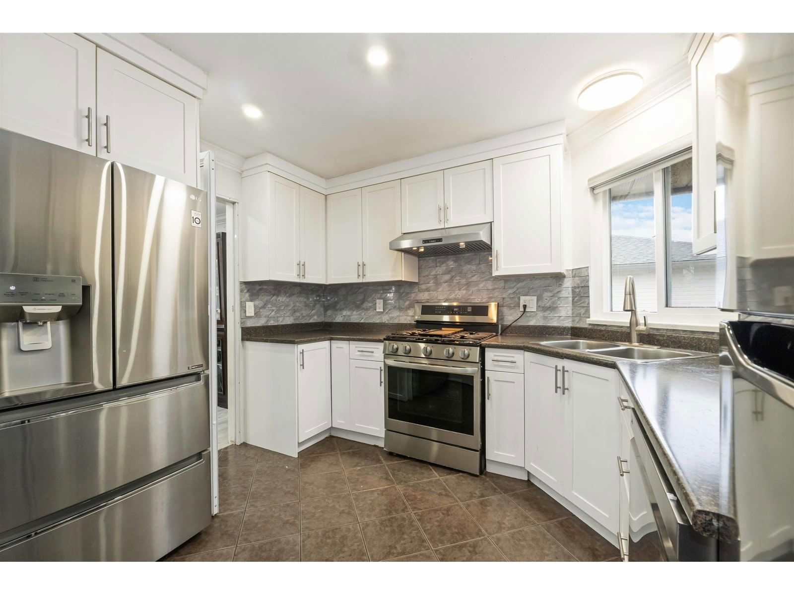 2706 MITCHELL Image 16