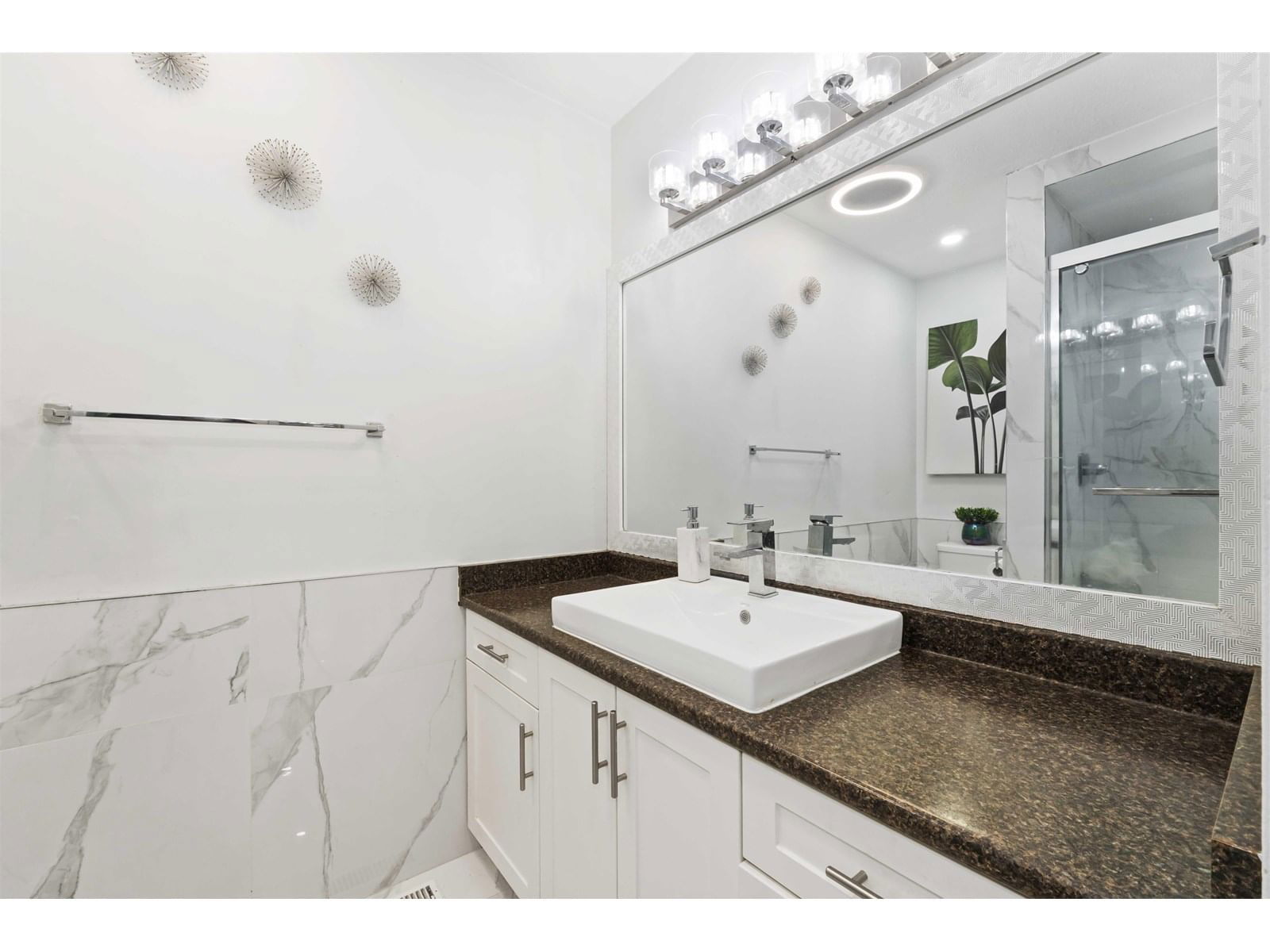 2706 MITCHELL Image 19