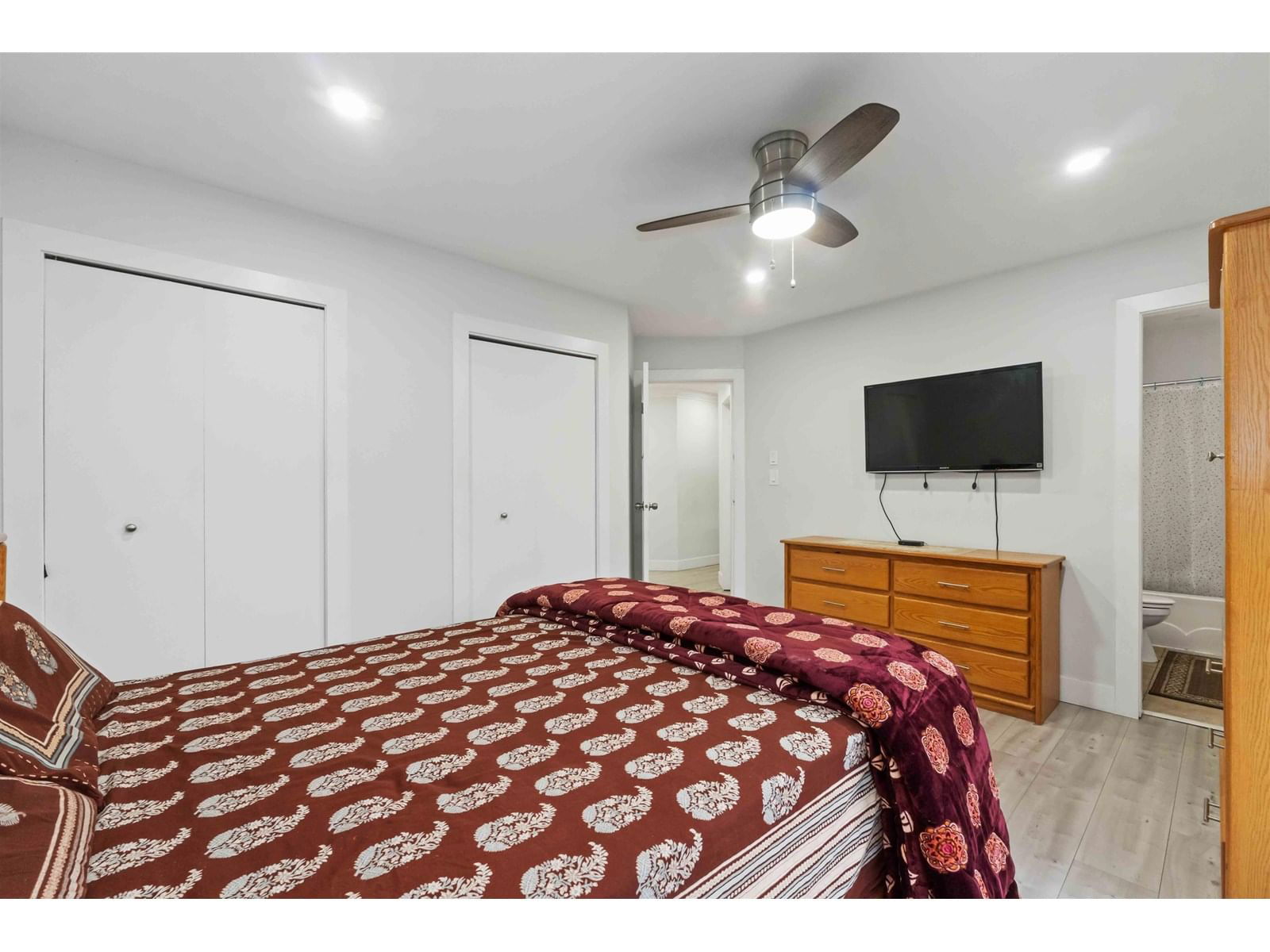 2706 MITCHELL Image 22