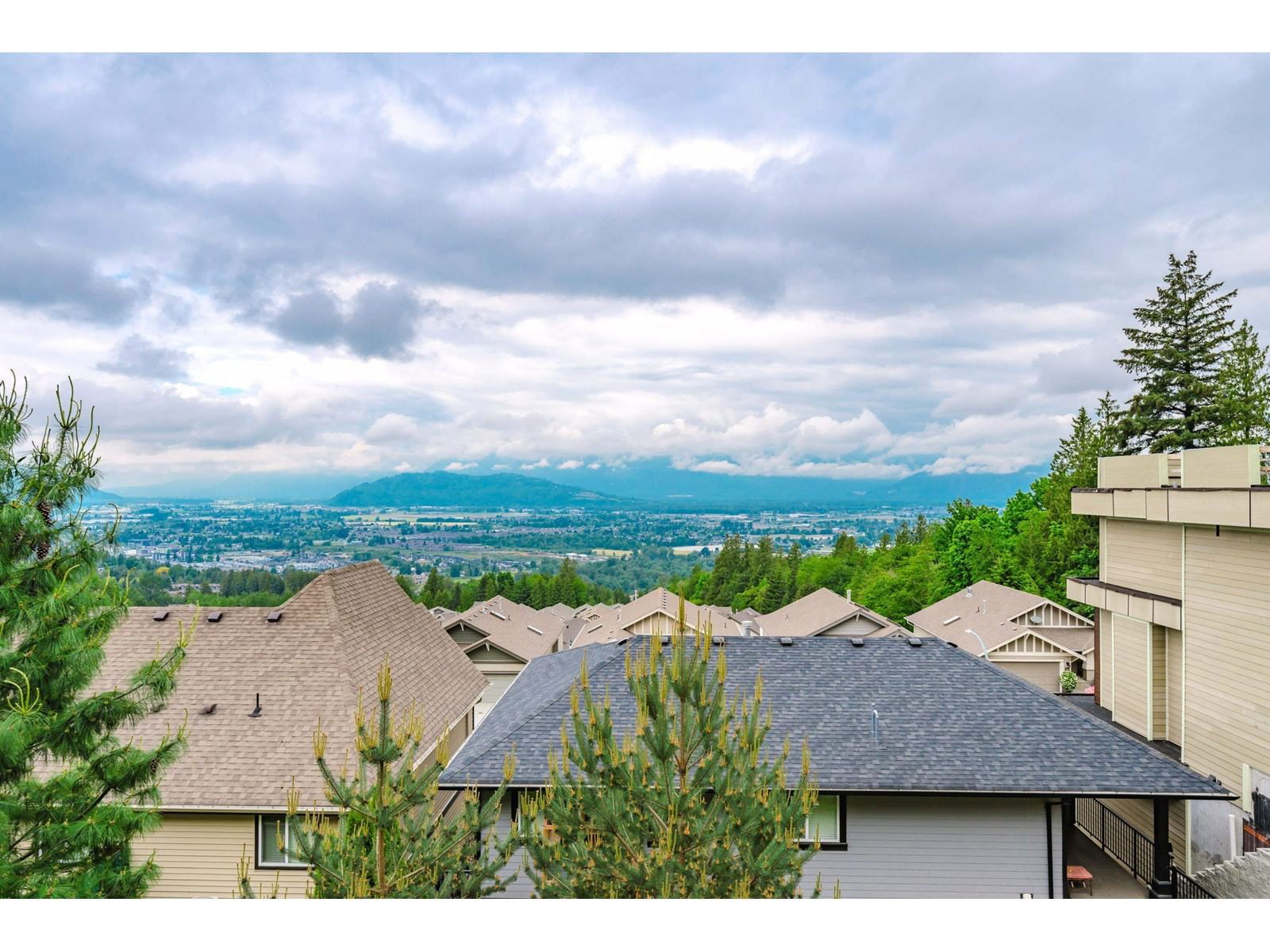 47137 MACFARLANE PLACE Image 37