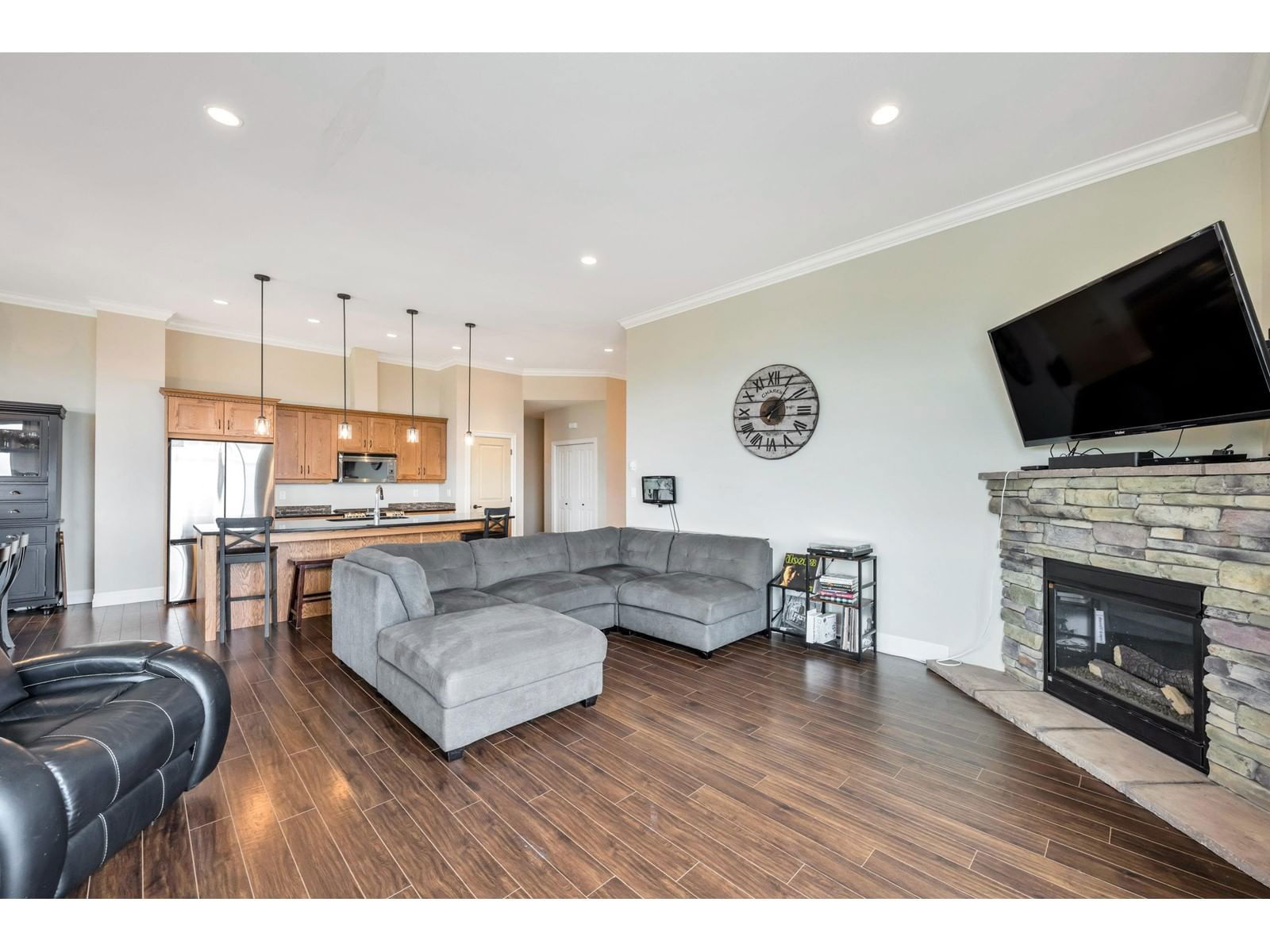 47137 MACFARLANE PLACE Image 5