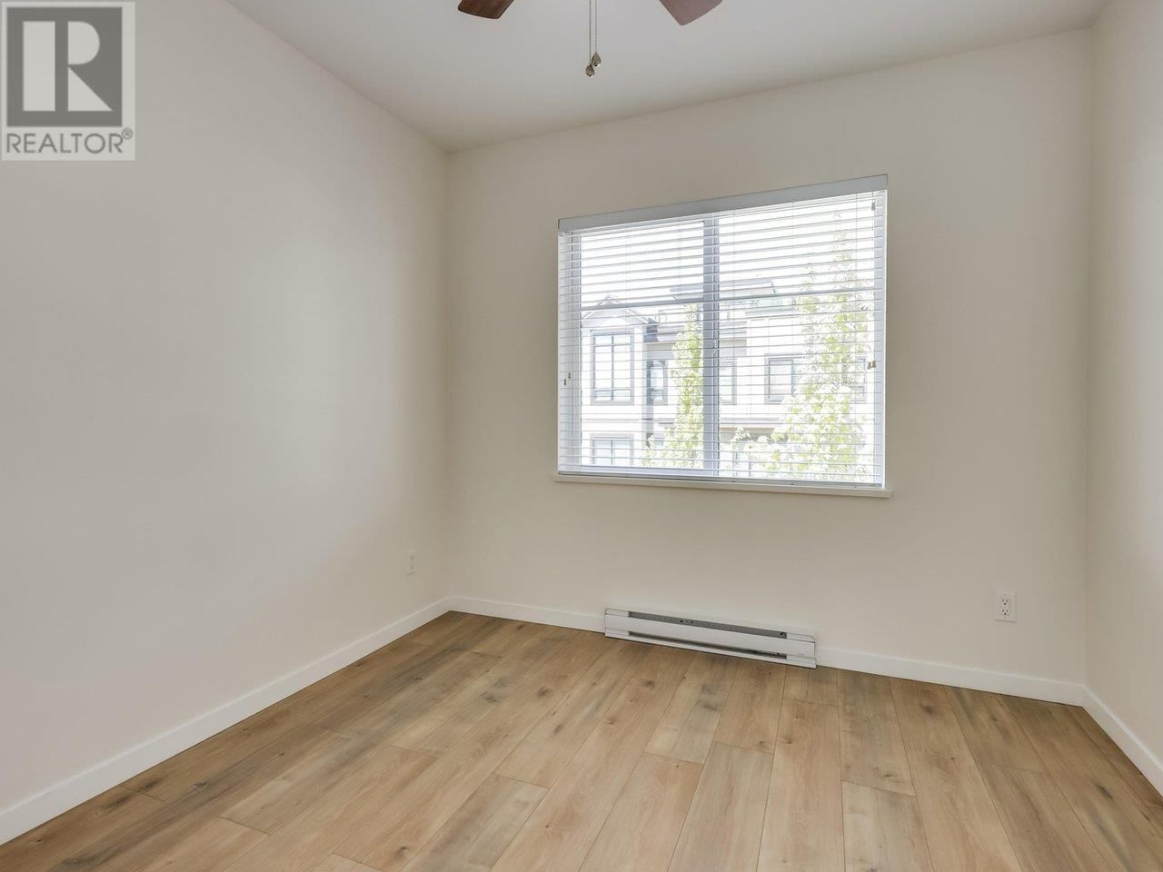 9 - 100 WOOD STREET Image 18