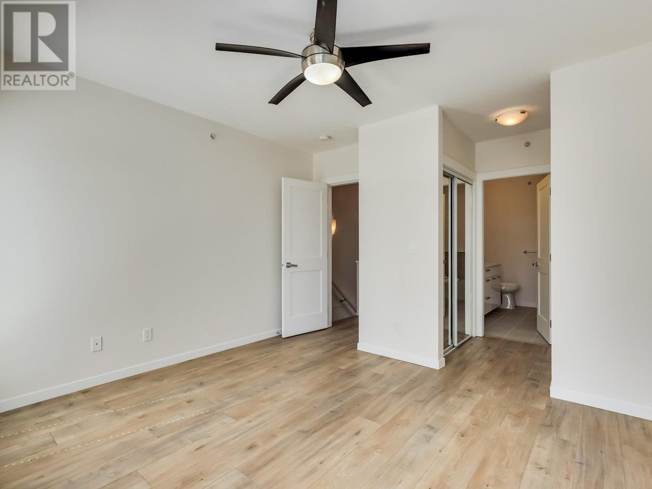 9 - 100 WOOD STREET Image 23