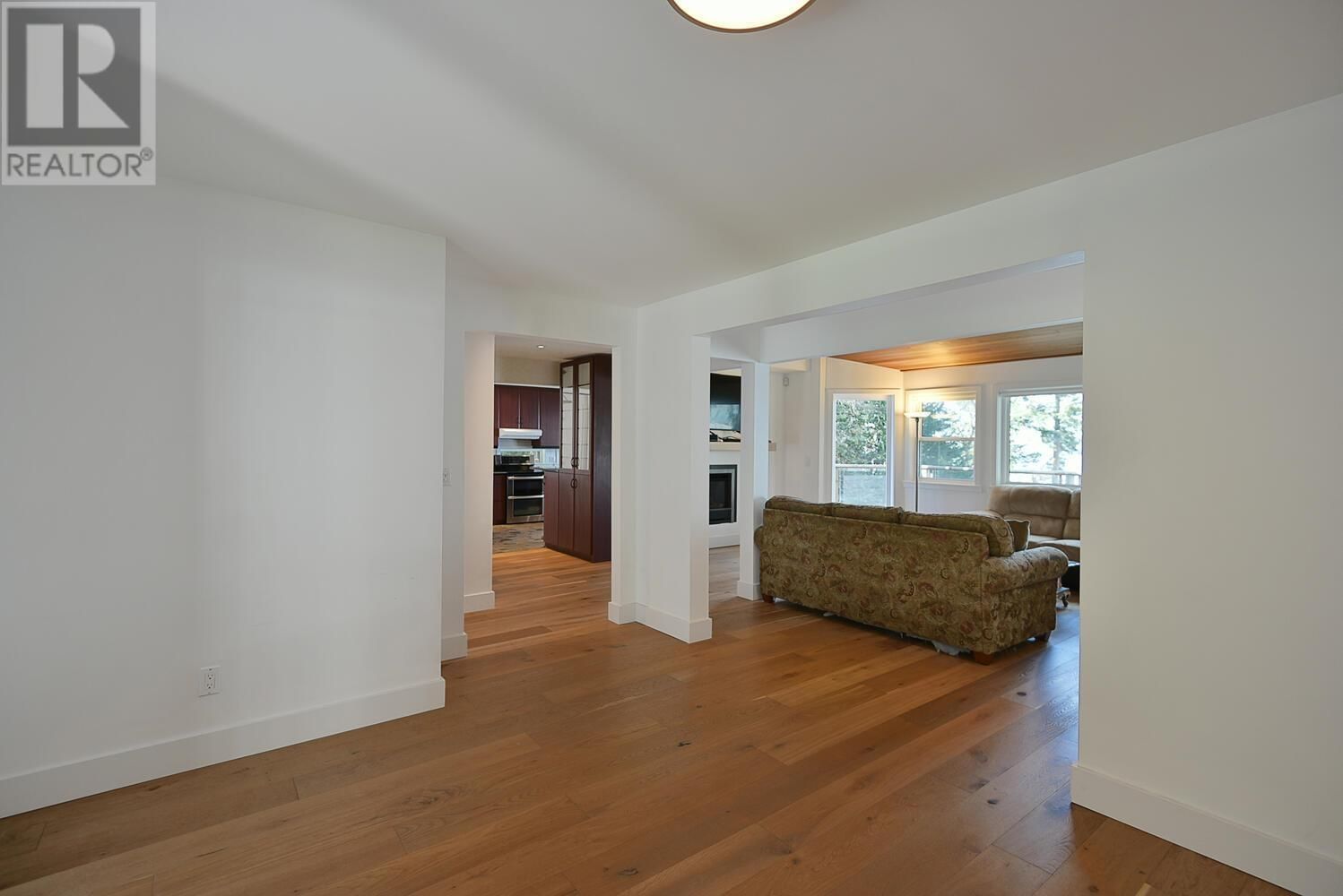 8429 REDROOFFS ROAD Image 10