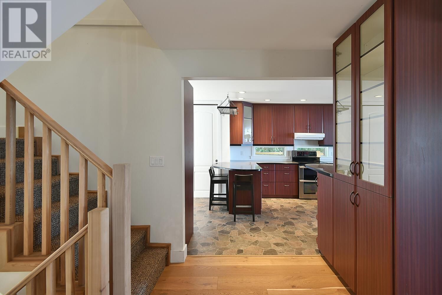 8429 REDROOFFS ROAD Image 12