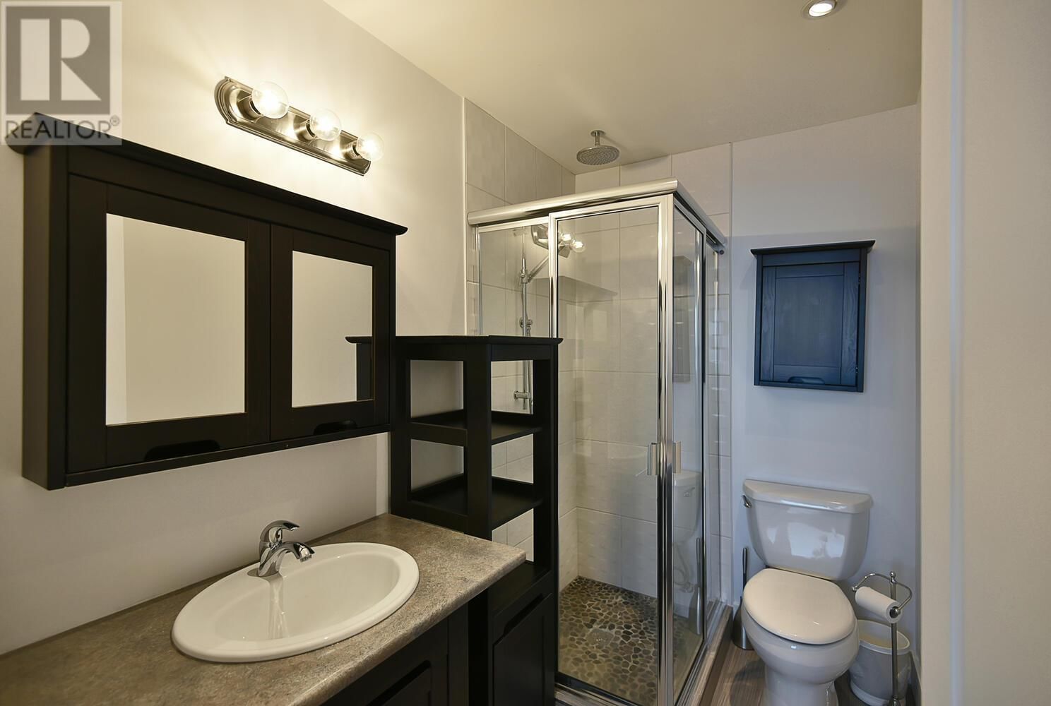 8429 REDROOFFS ROAD Image 23