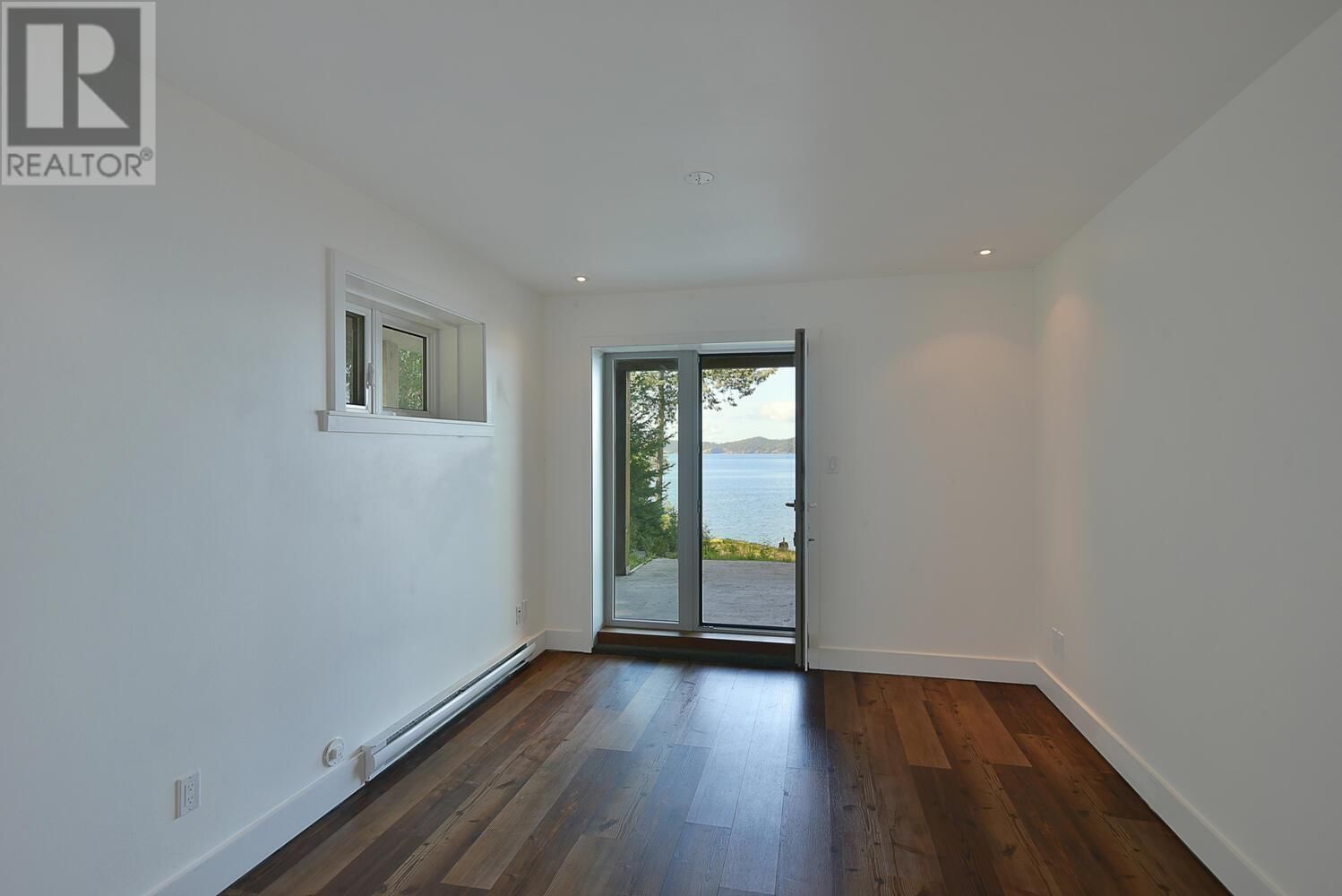 8429 REDROOFFS ROAD Image 24