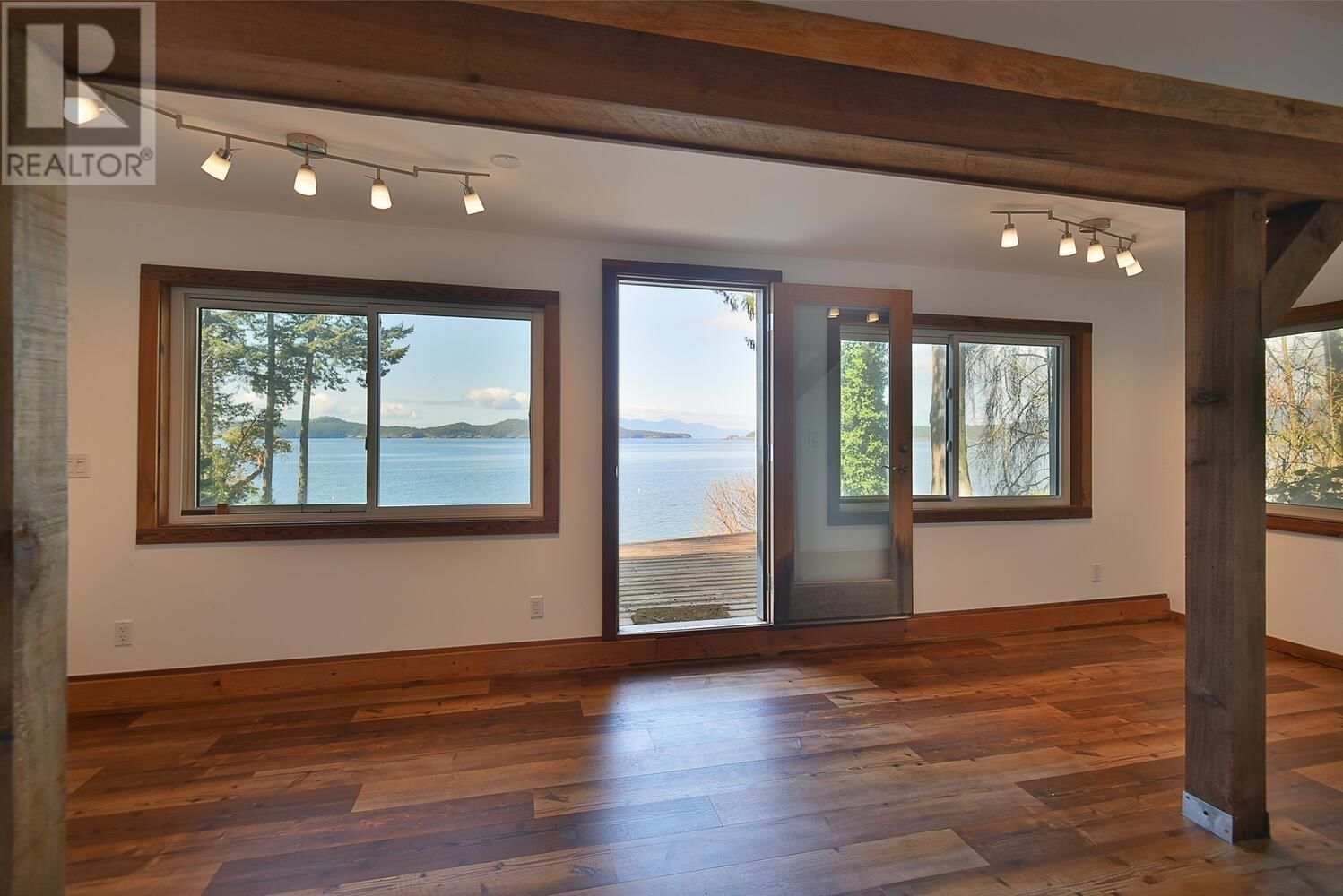 8429 REDROOFFS ROAD Image 27