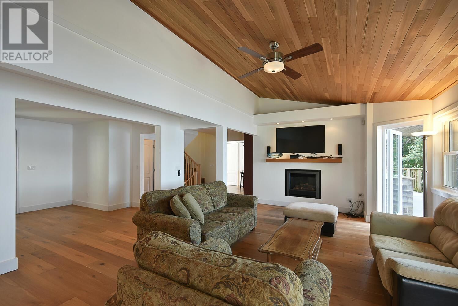 8429 REDROOFFS ROAD Image 5