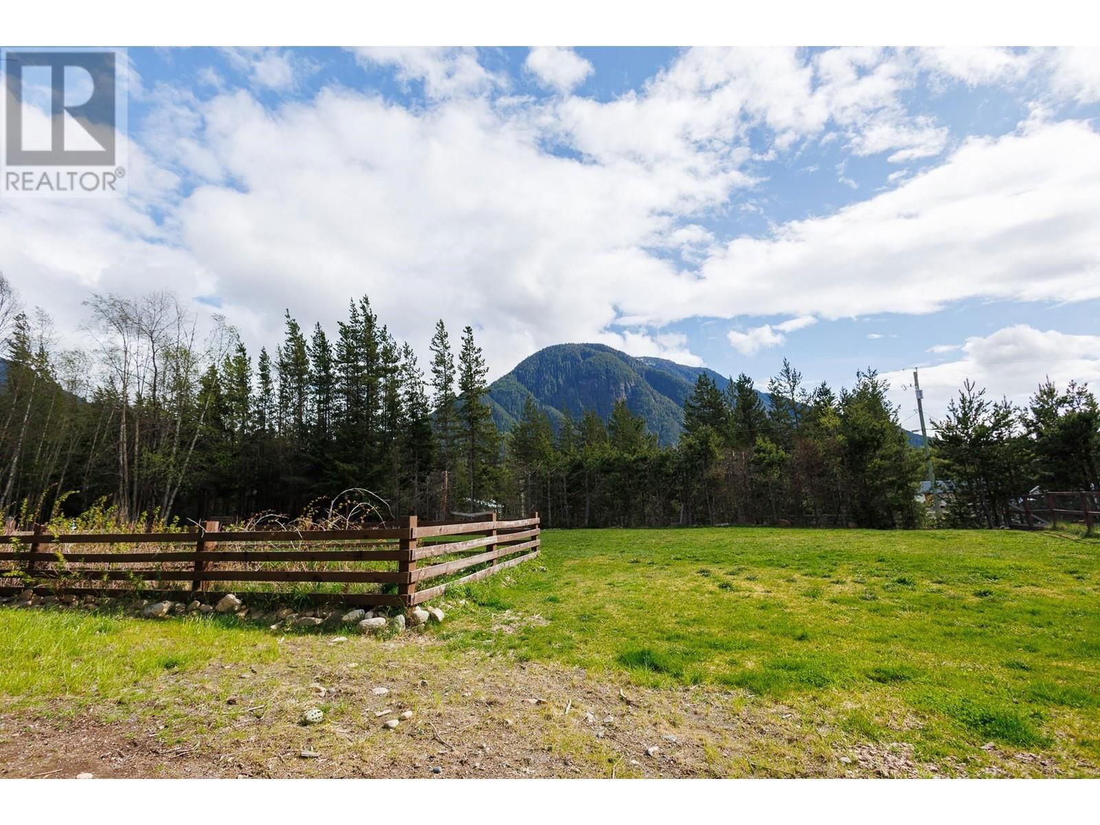 505 SOCKEYE CREEK STREET Image 32