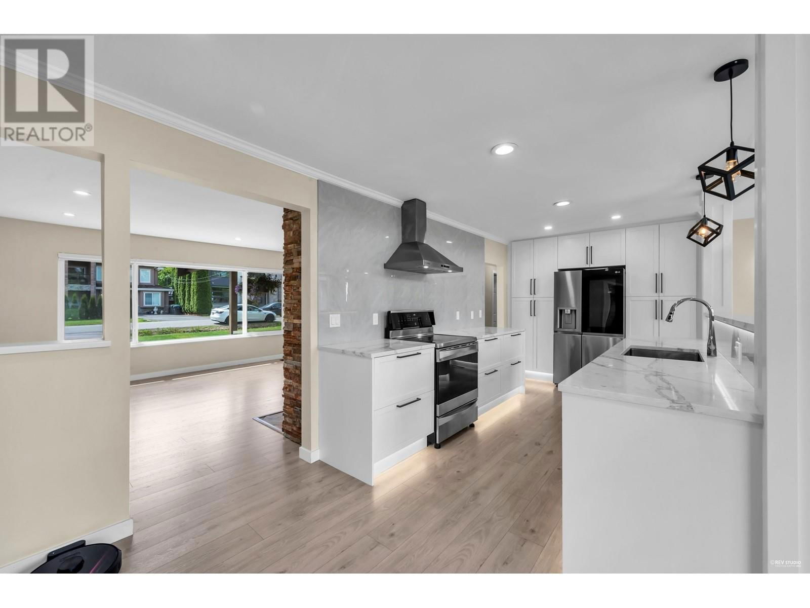 1759 MANNING AVENUE Image 2