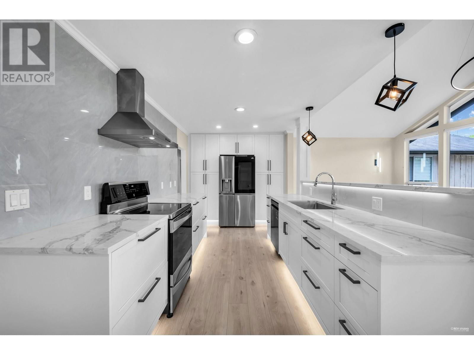 1759 MANNING AVENUE Image 3