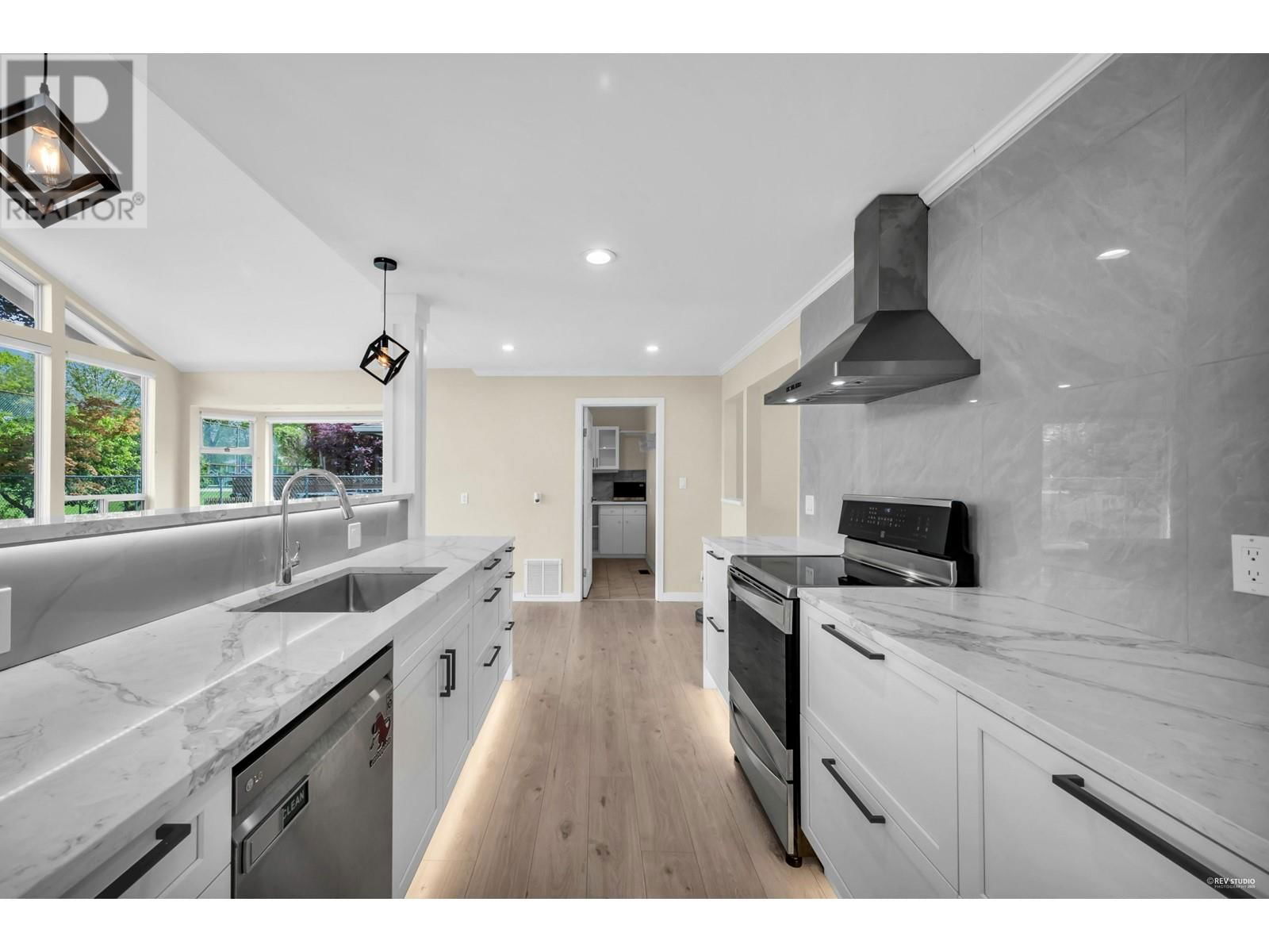 1759 MANNING AVENUE Image 5