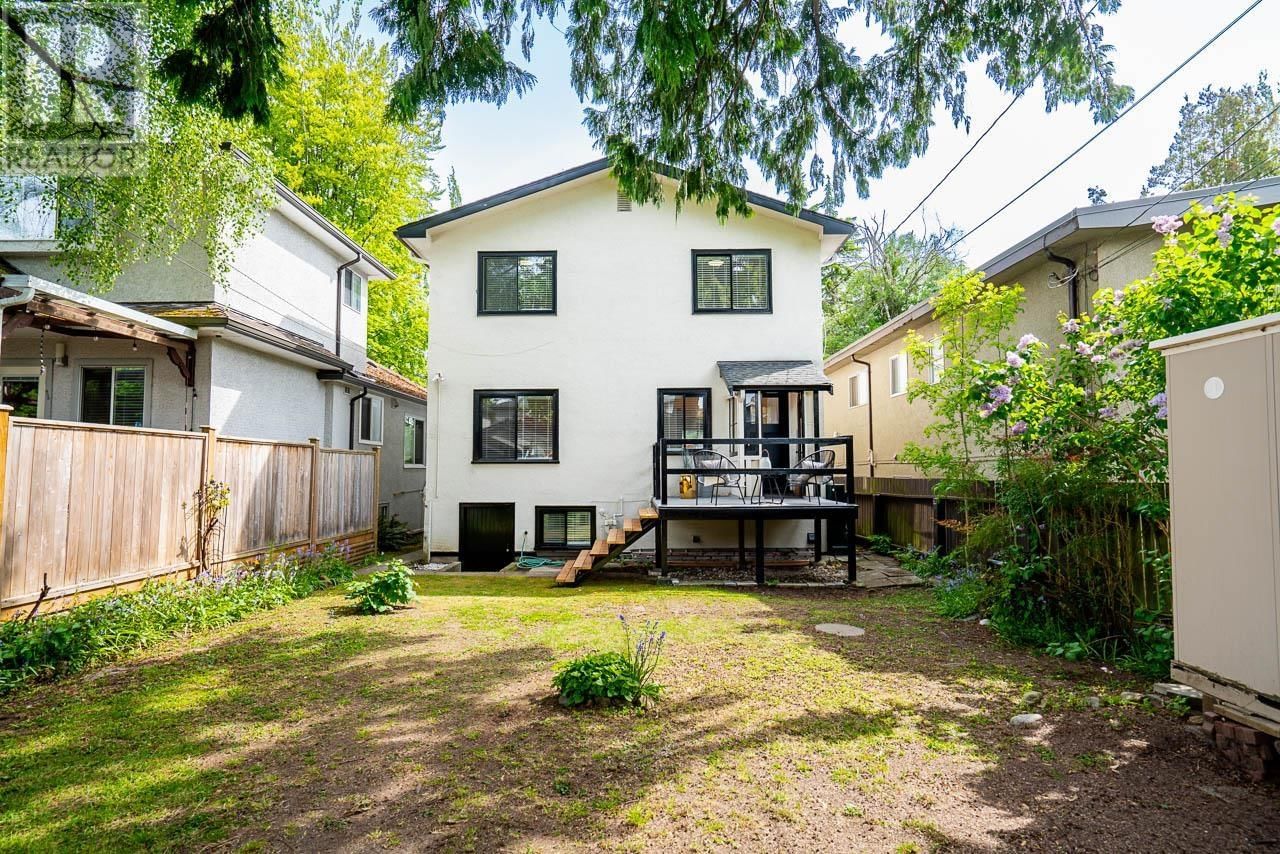 2933 42ND AVENUE Image 33