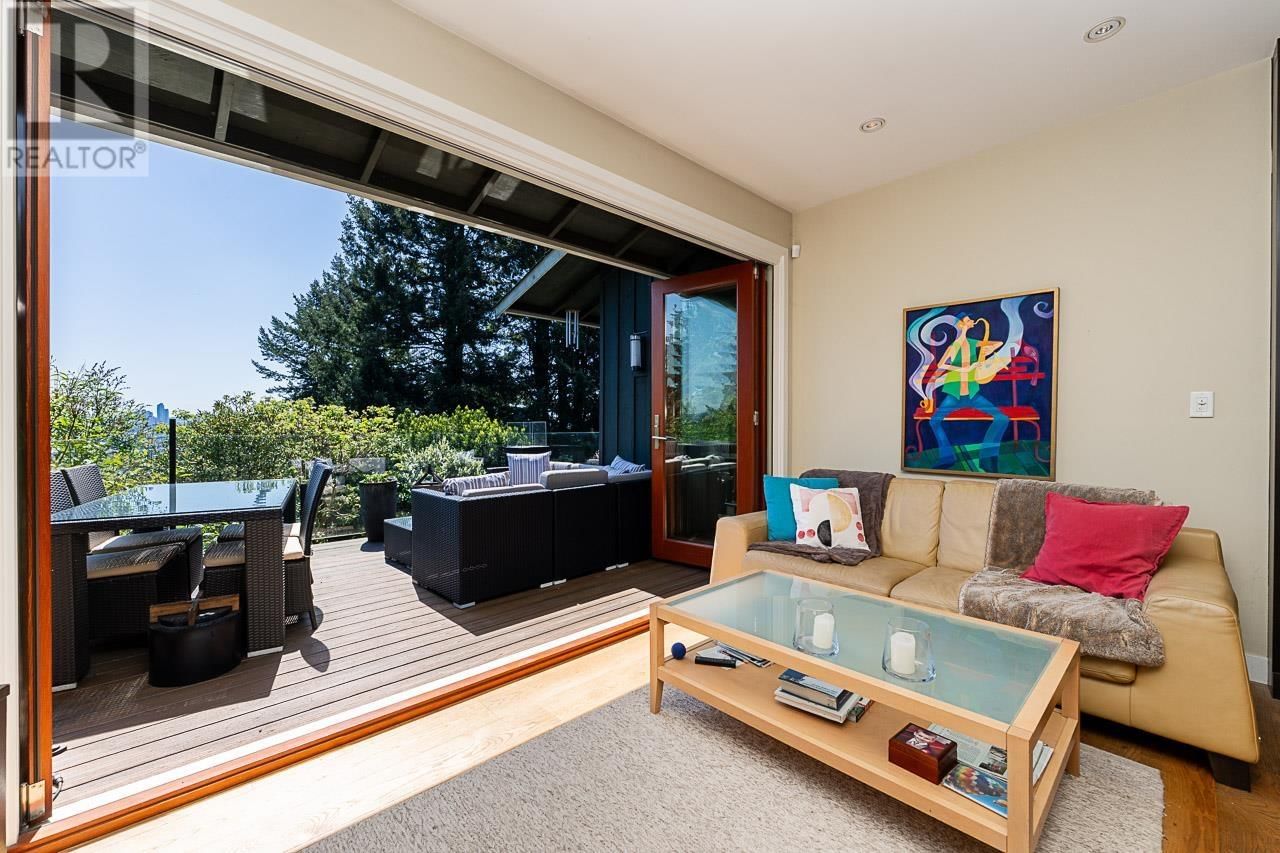920 ADDERLEY STREET Image 11